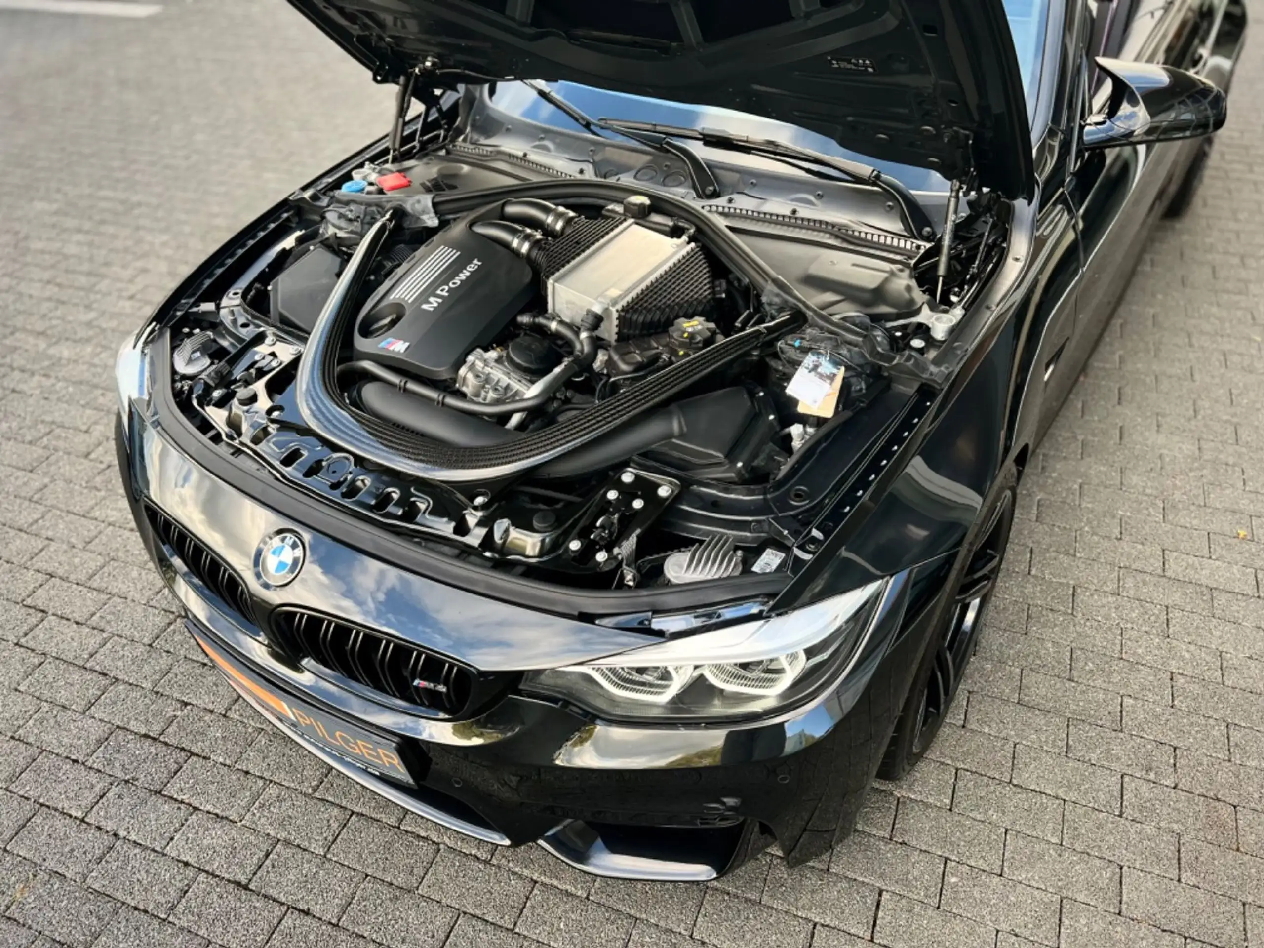 BMW - M4