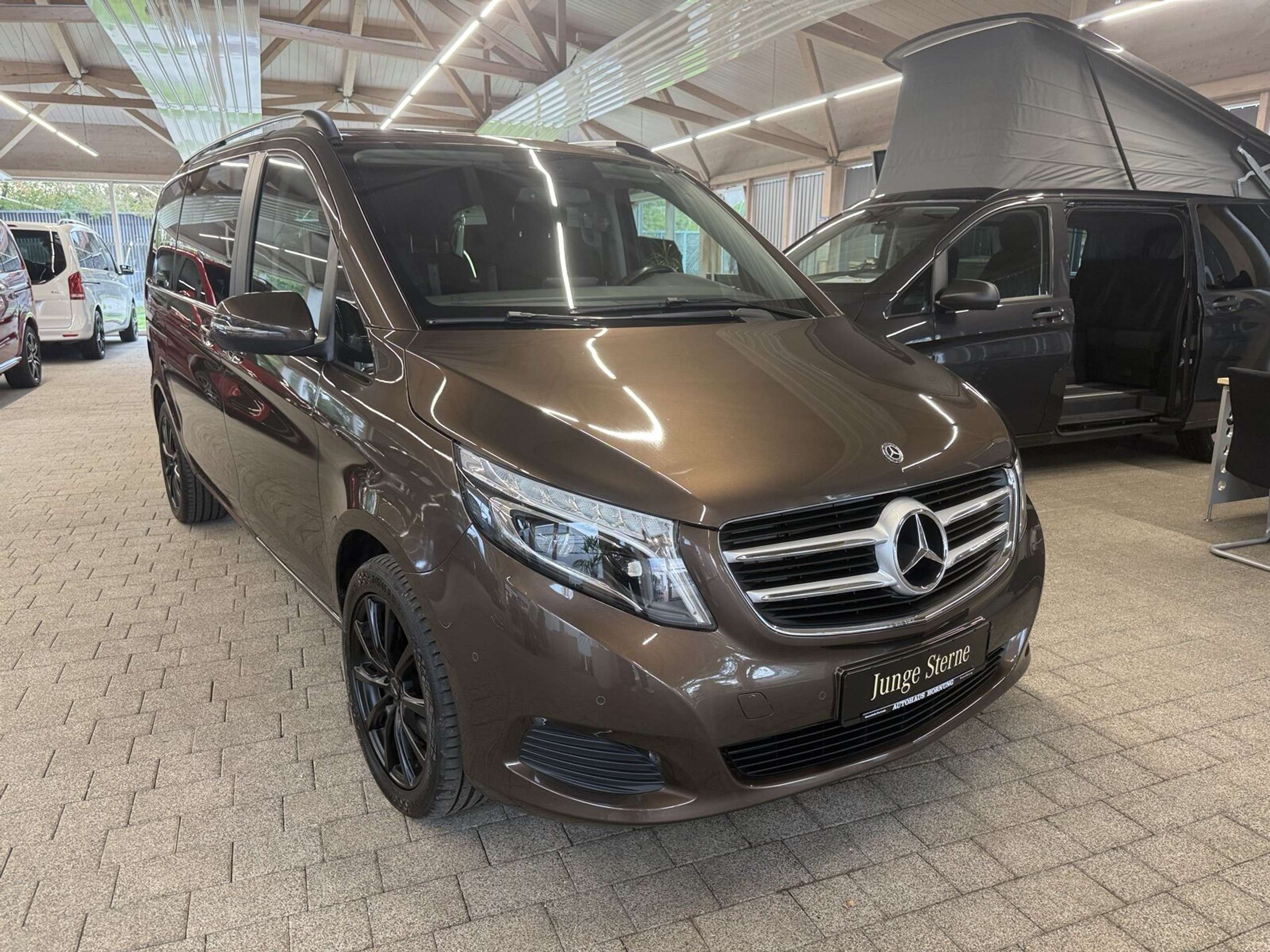 Mercedes-Benz - V 250