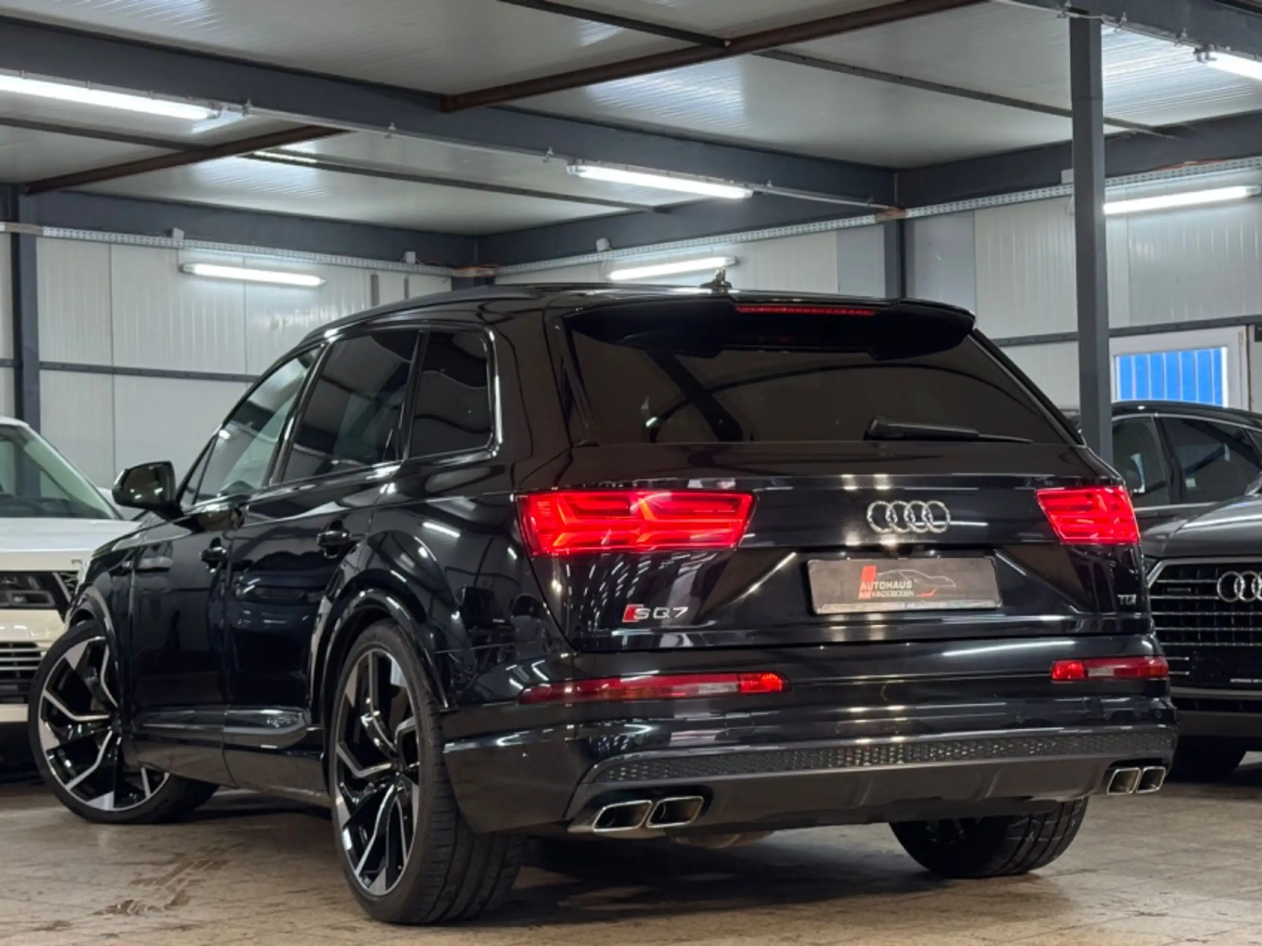 Audi - SQ7