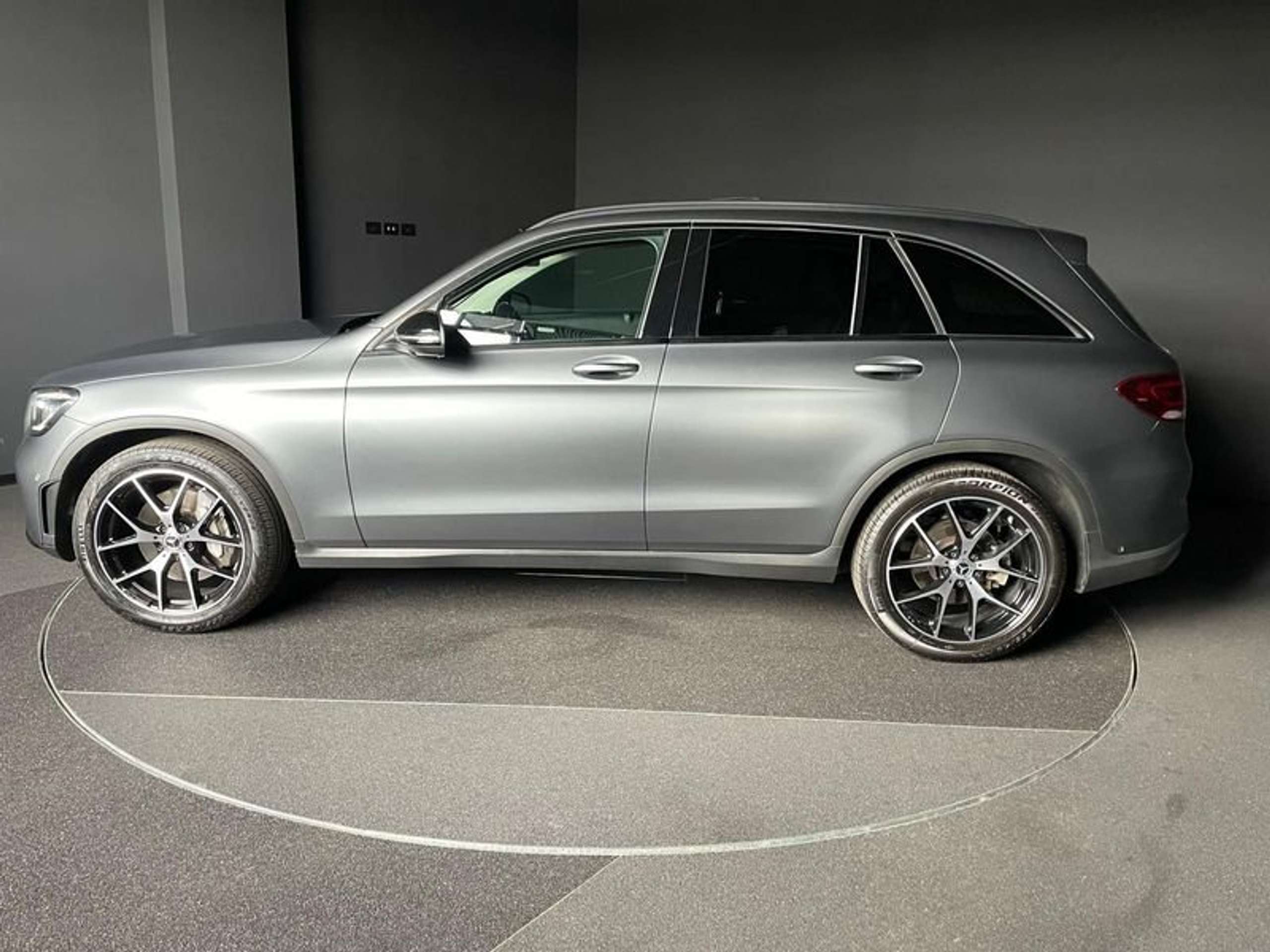 Mercedes-Benz - GLC 300