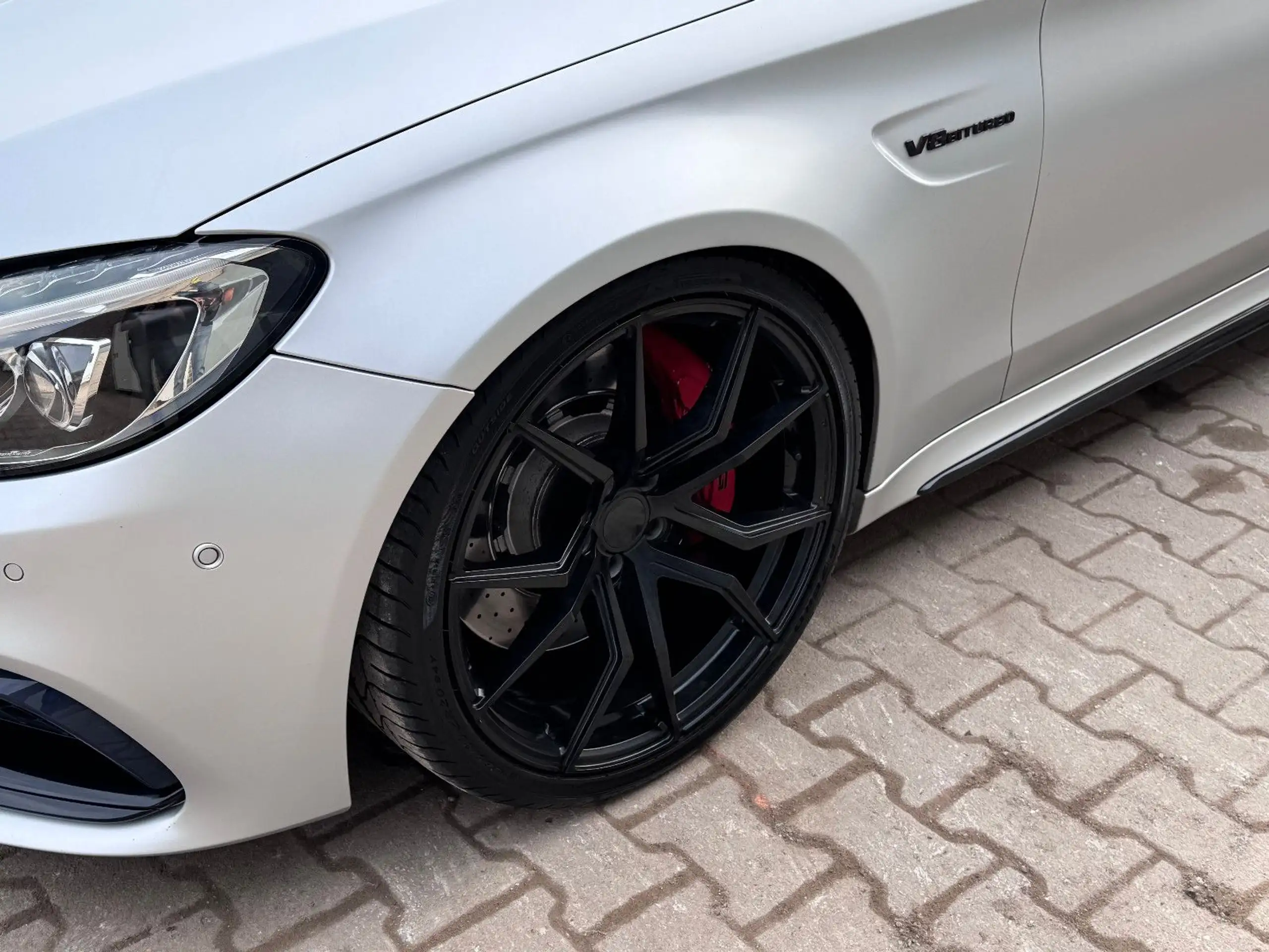 Mercedes-Benz - C 63 AMG