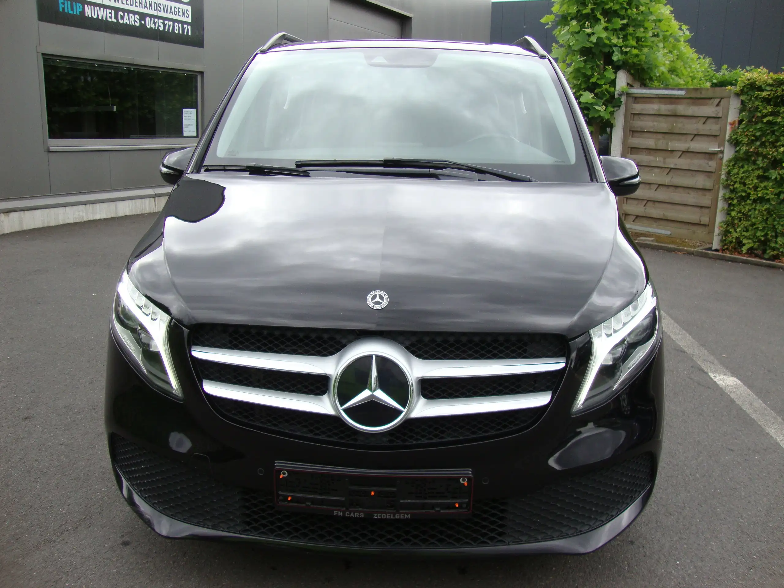 Mercedes-Benz - V 250