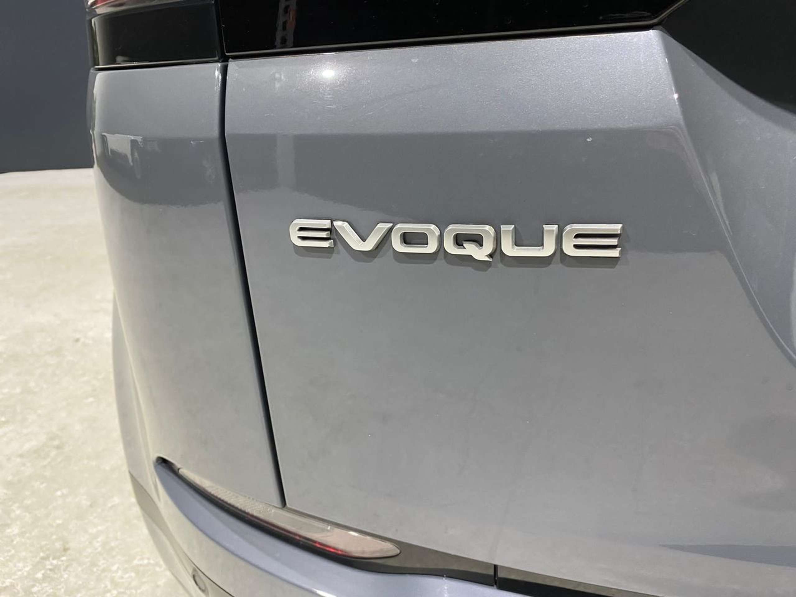 Land Rover - Range Rover Evoque