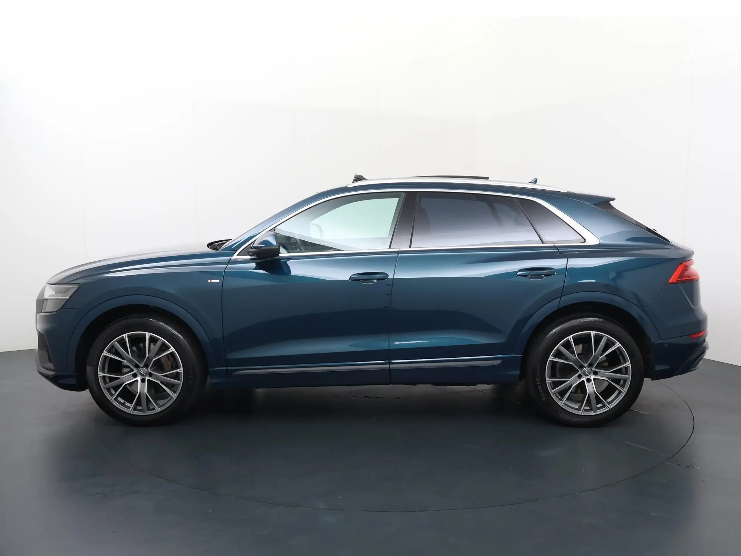 Audi - Q8