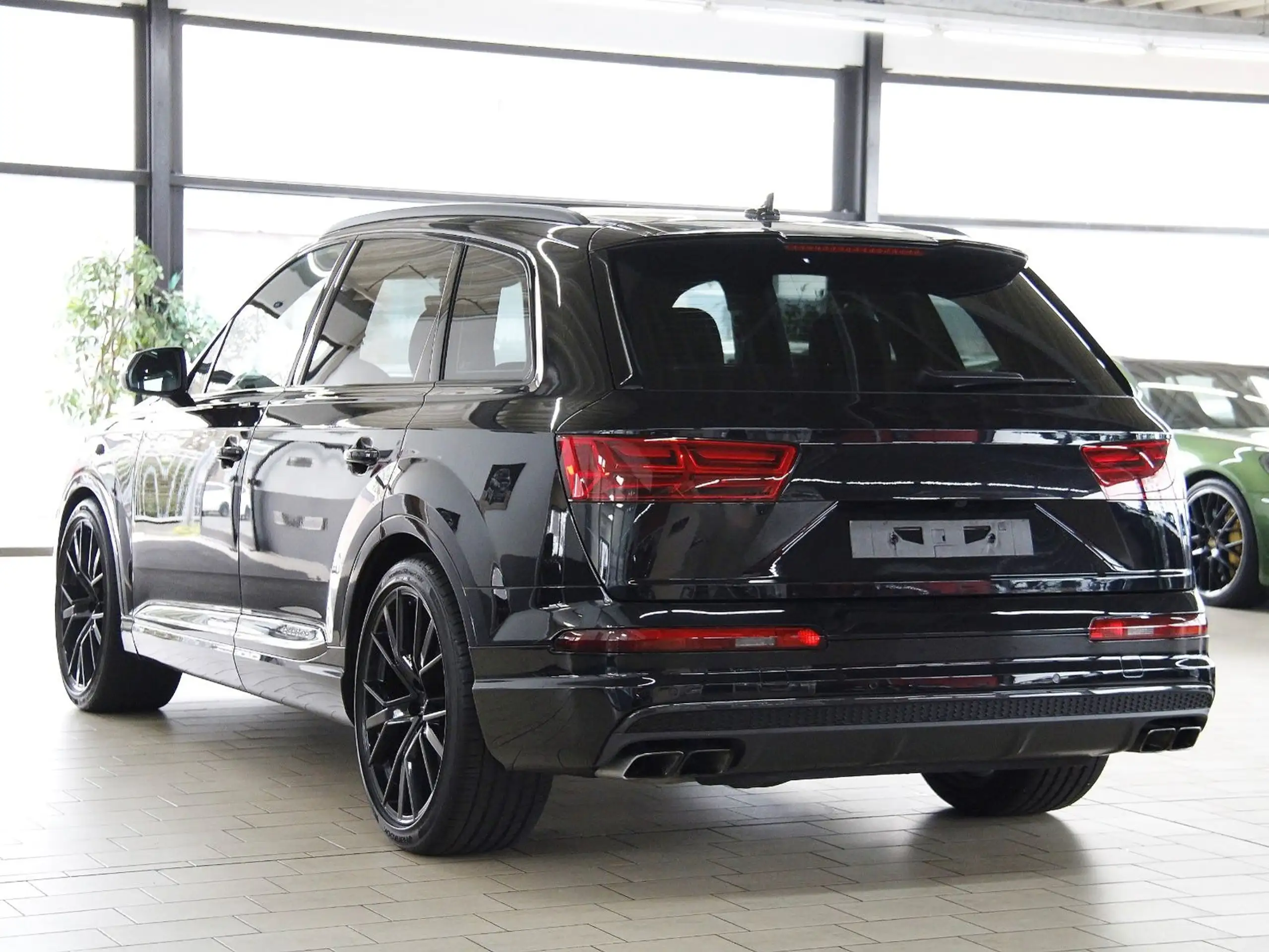 Audi - SQ7