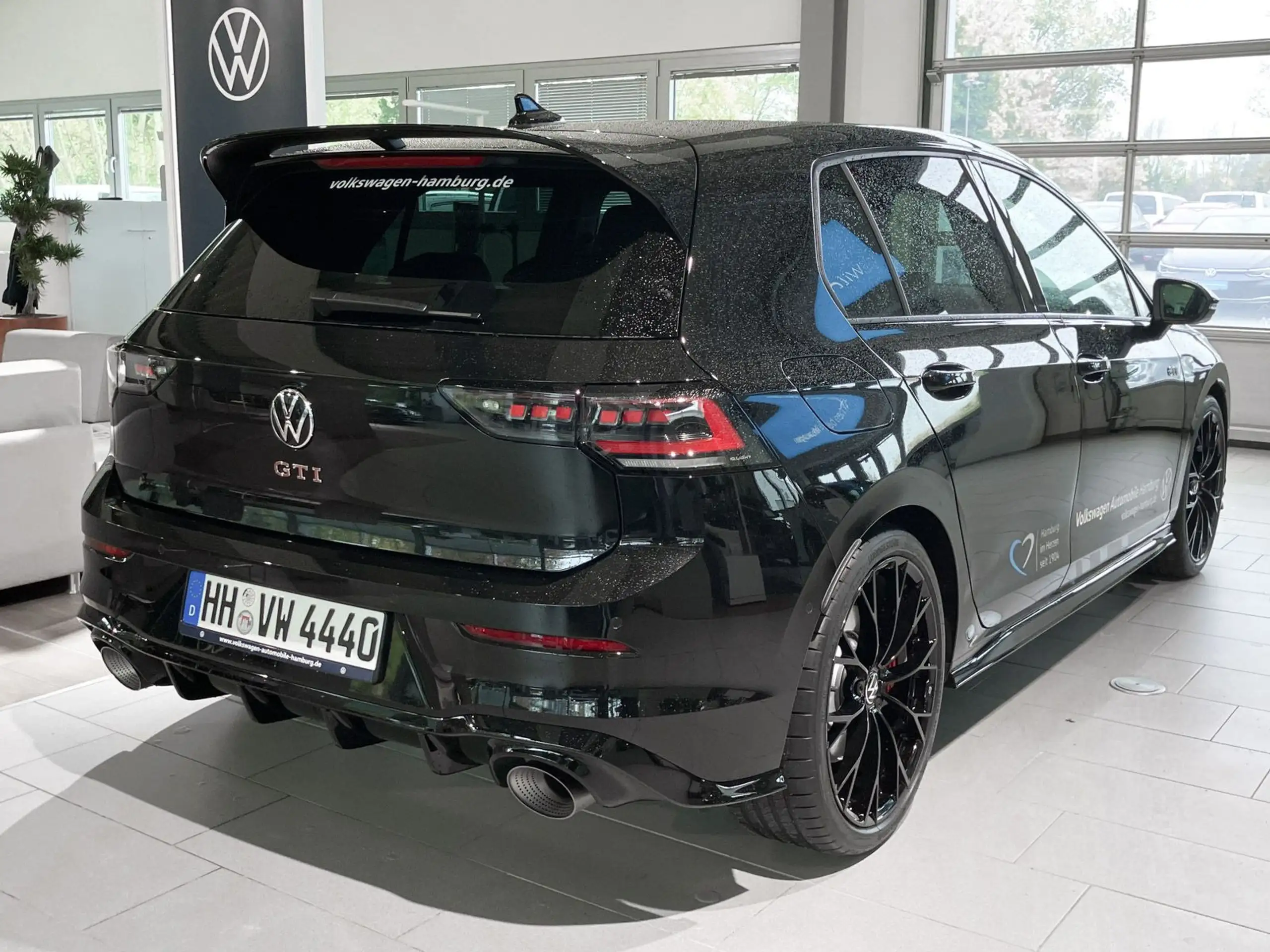 Volkswagen - Golf GTI