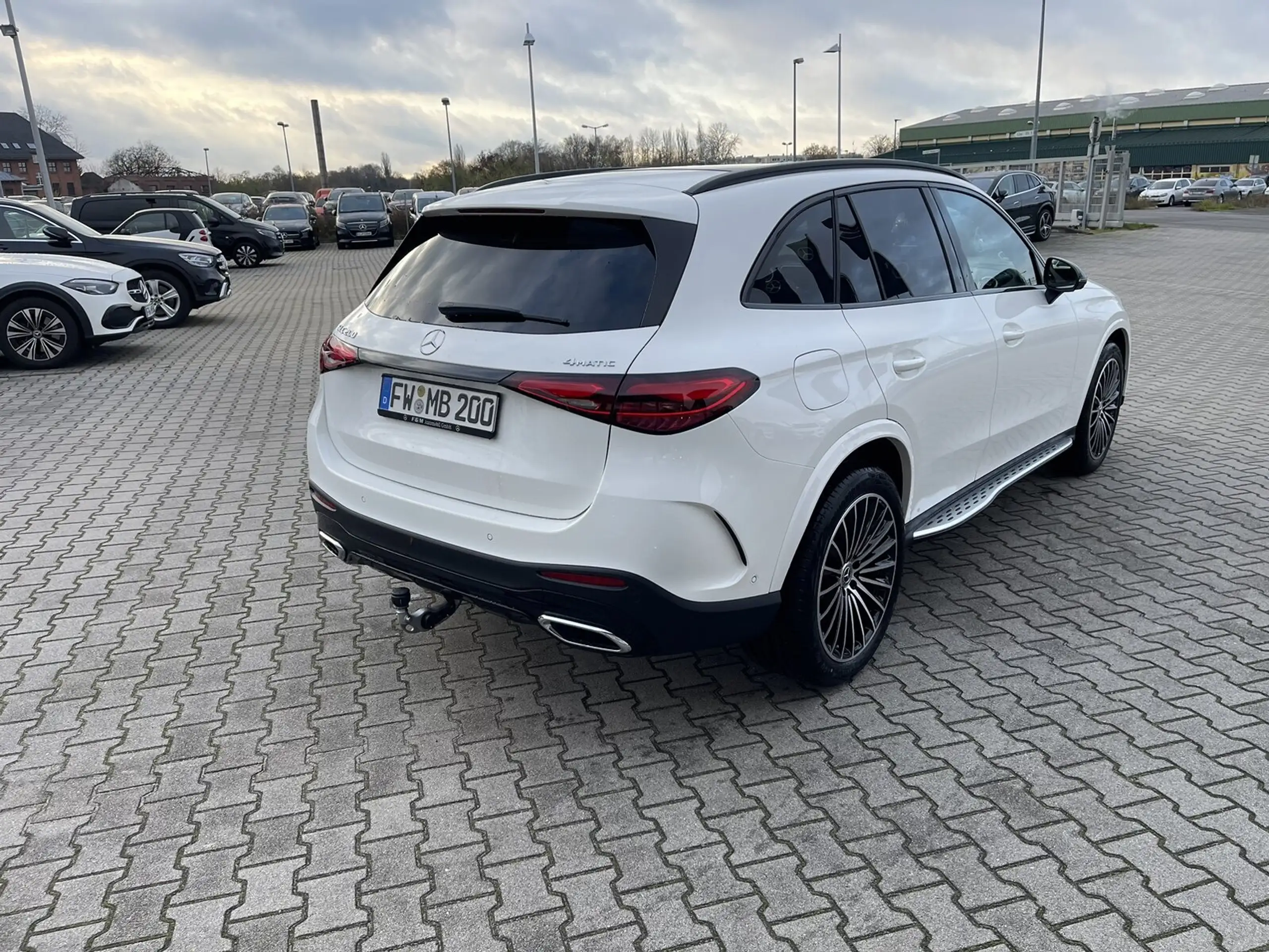 Mercedes-Benz - GLC 200