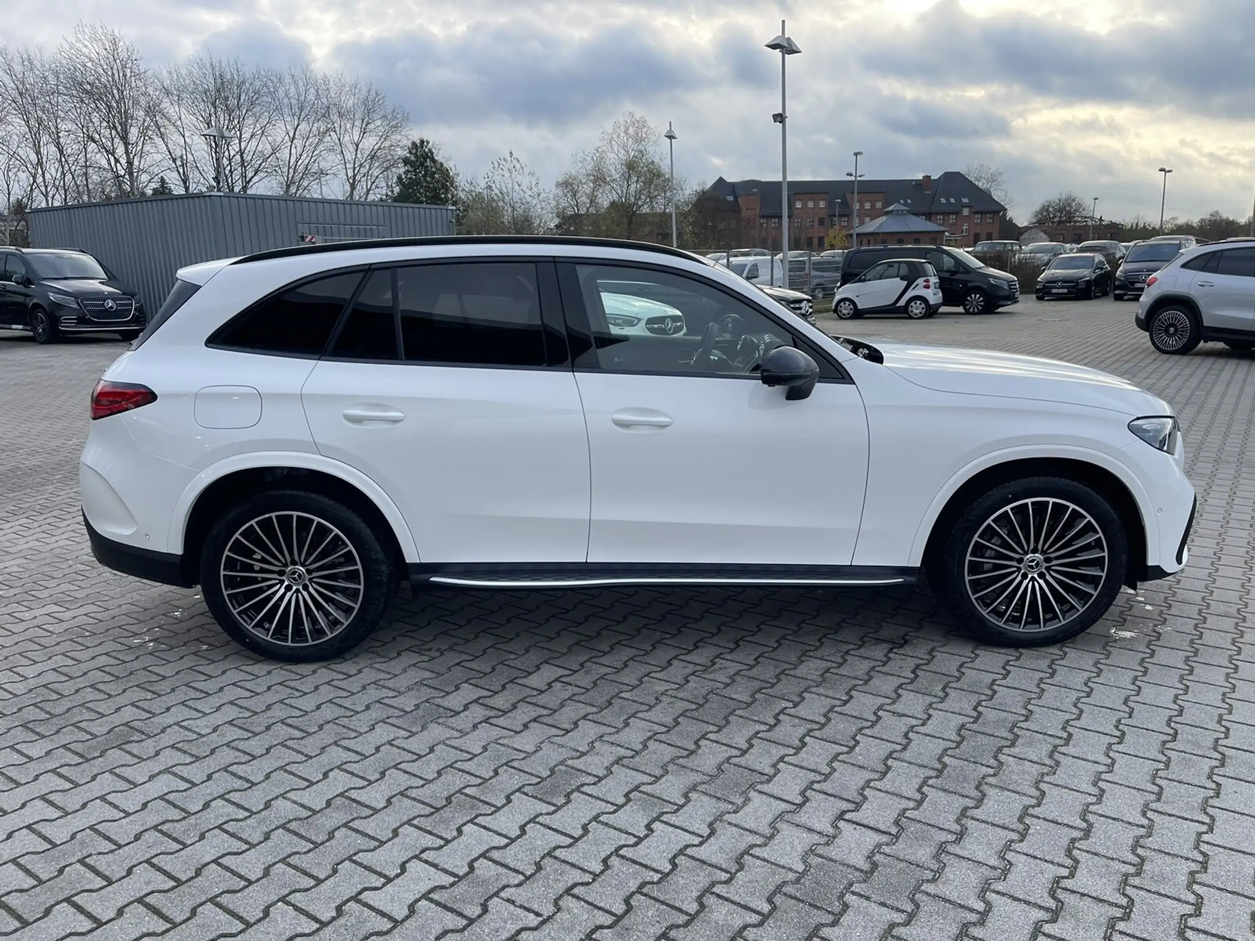 Mercedes-Benz - GLC 200