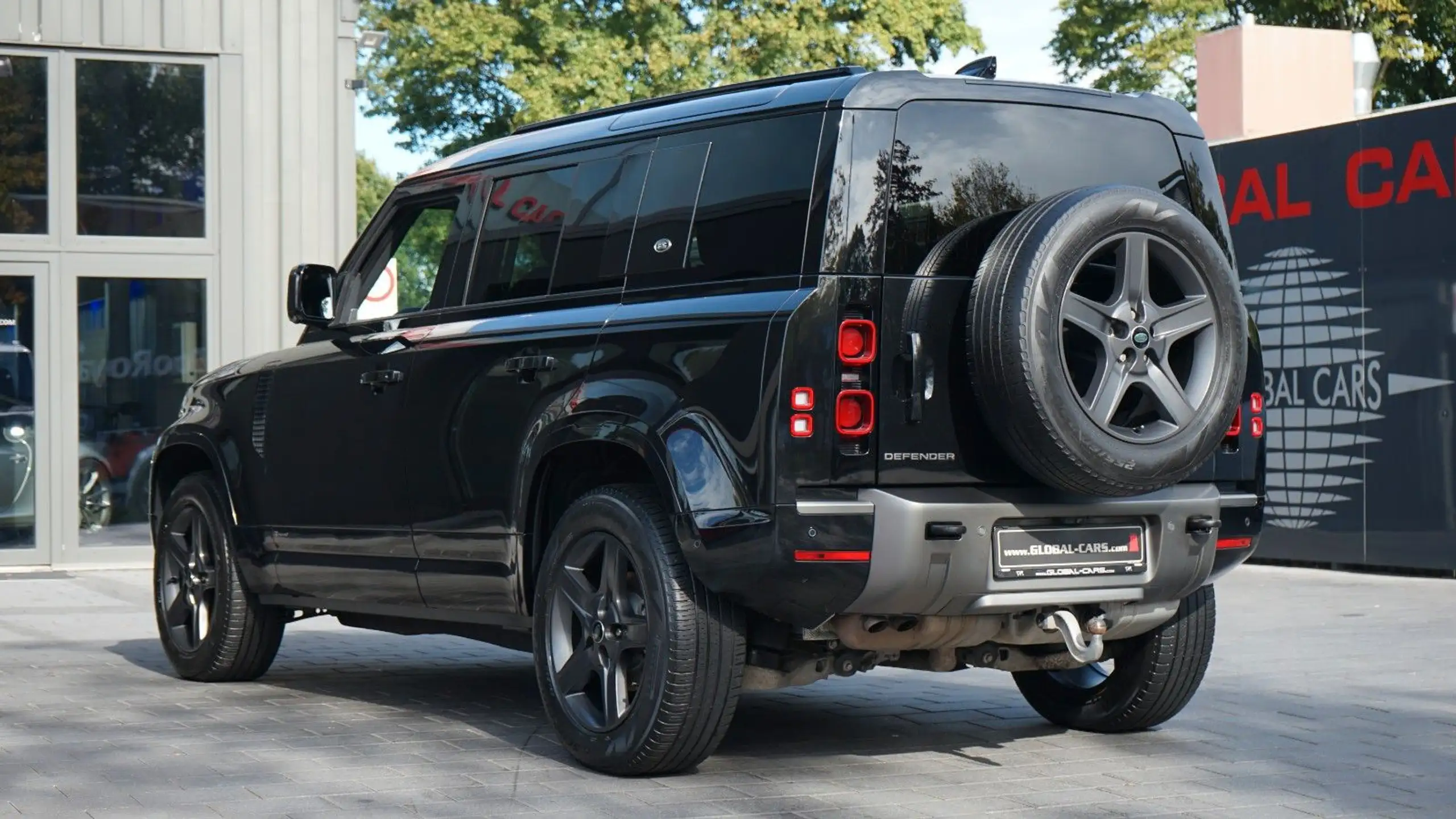 Land Rover - Defender