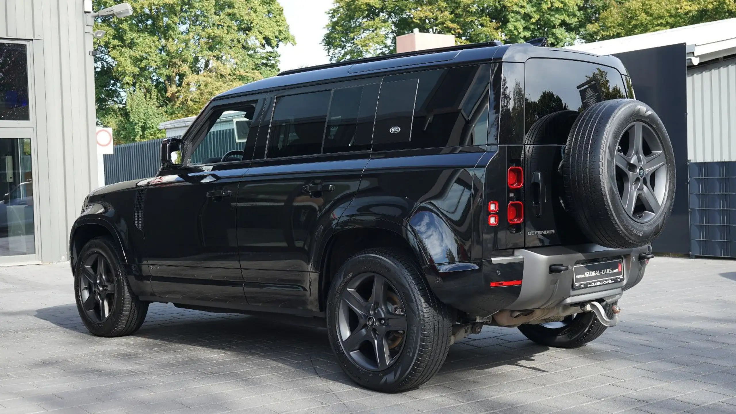 Land Rover - Defender