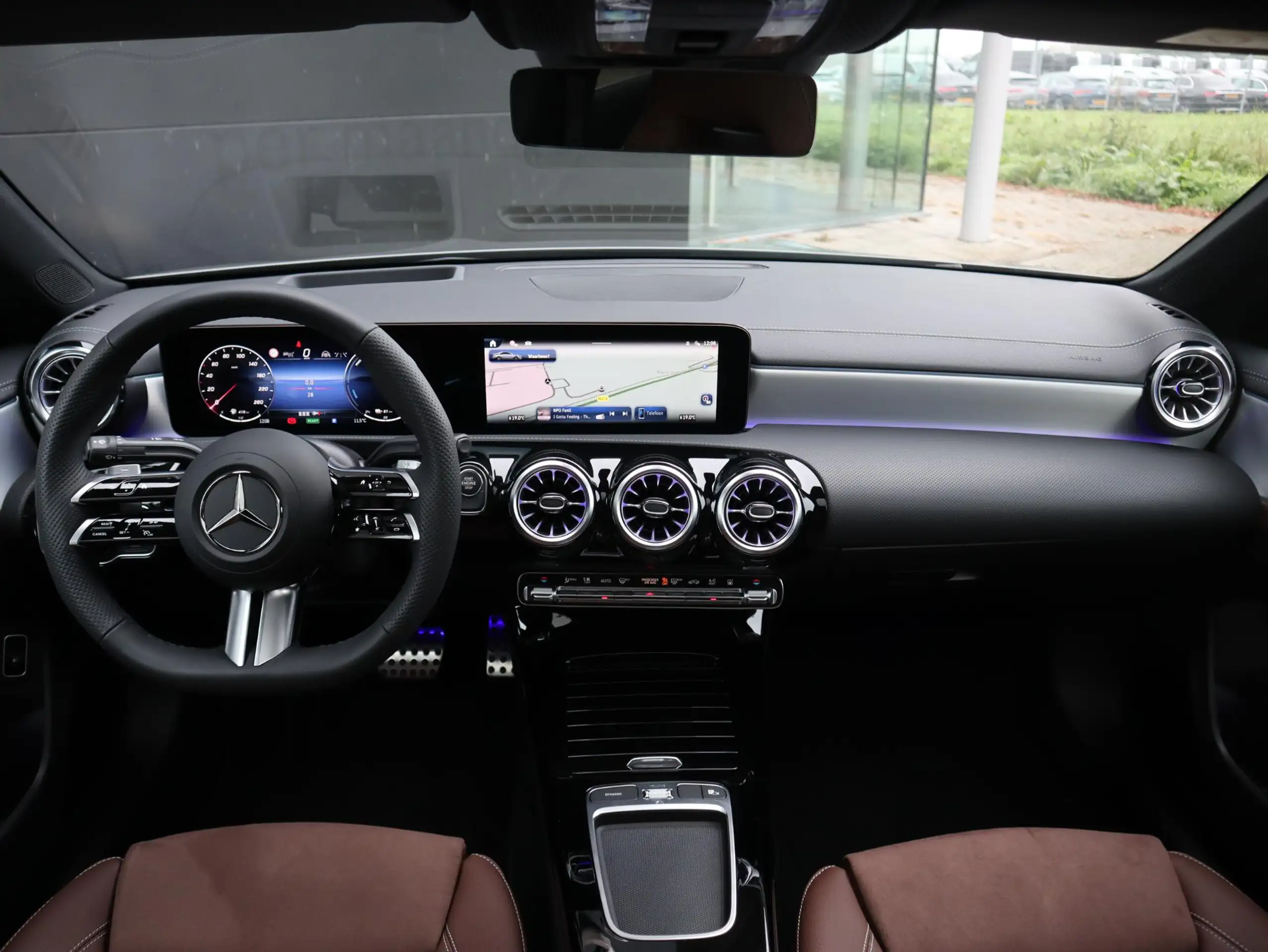 Mercedes-Benz - CLA 250