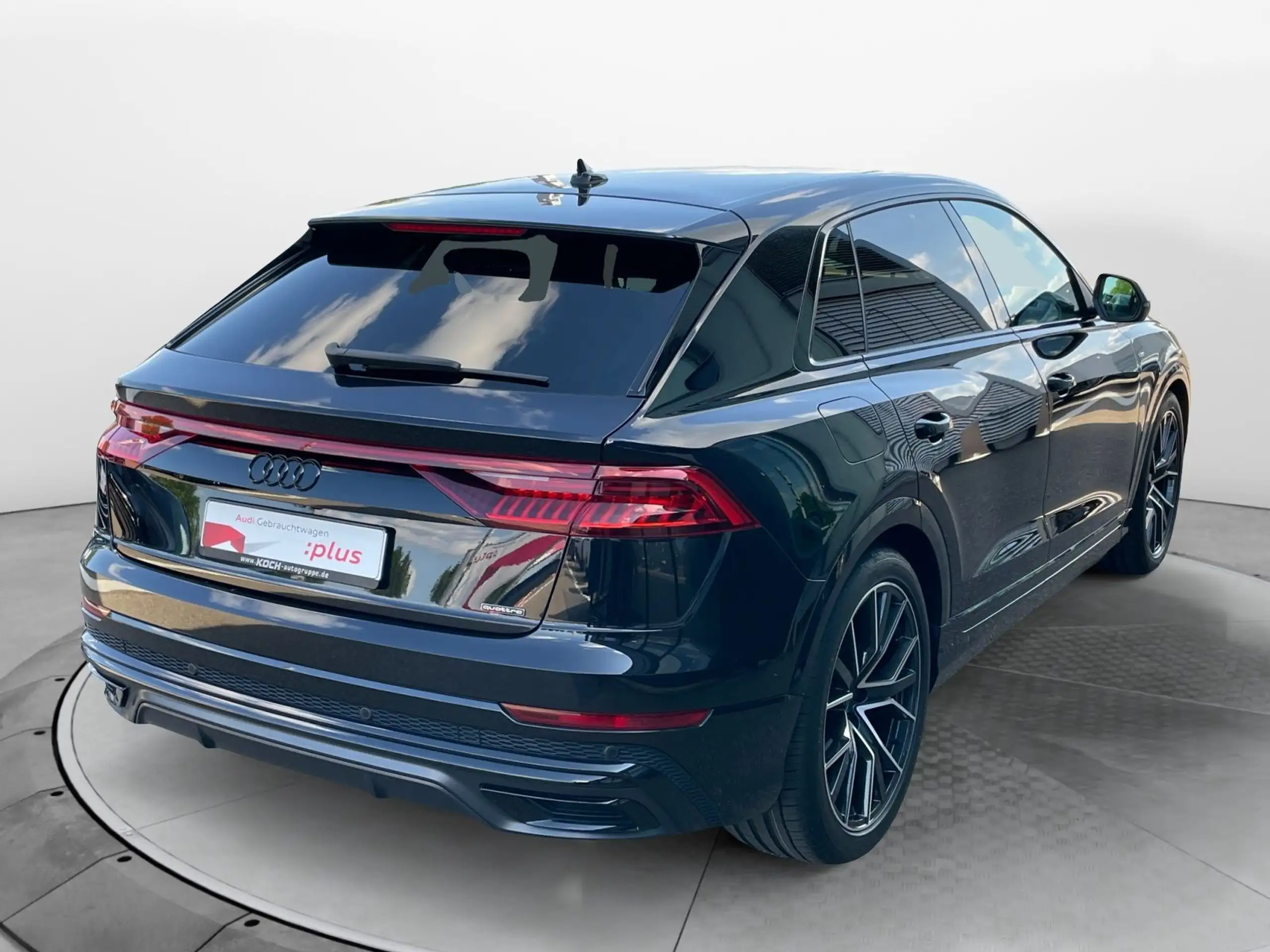 Audi - Q8