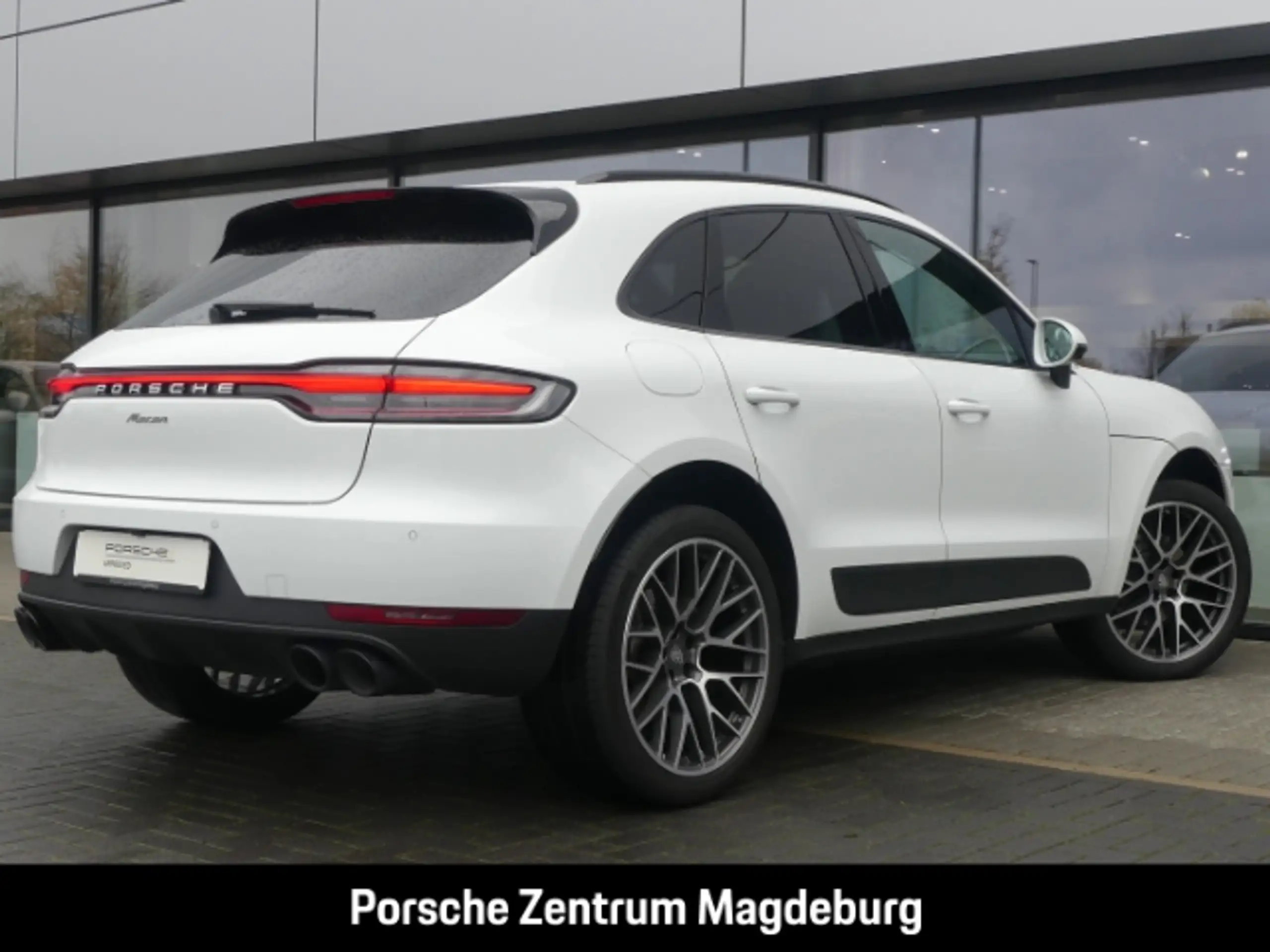 Porsche - Macan