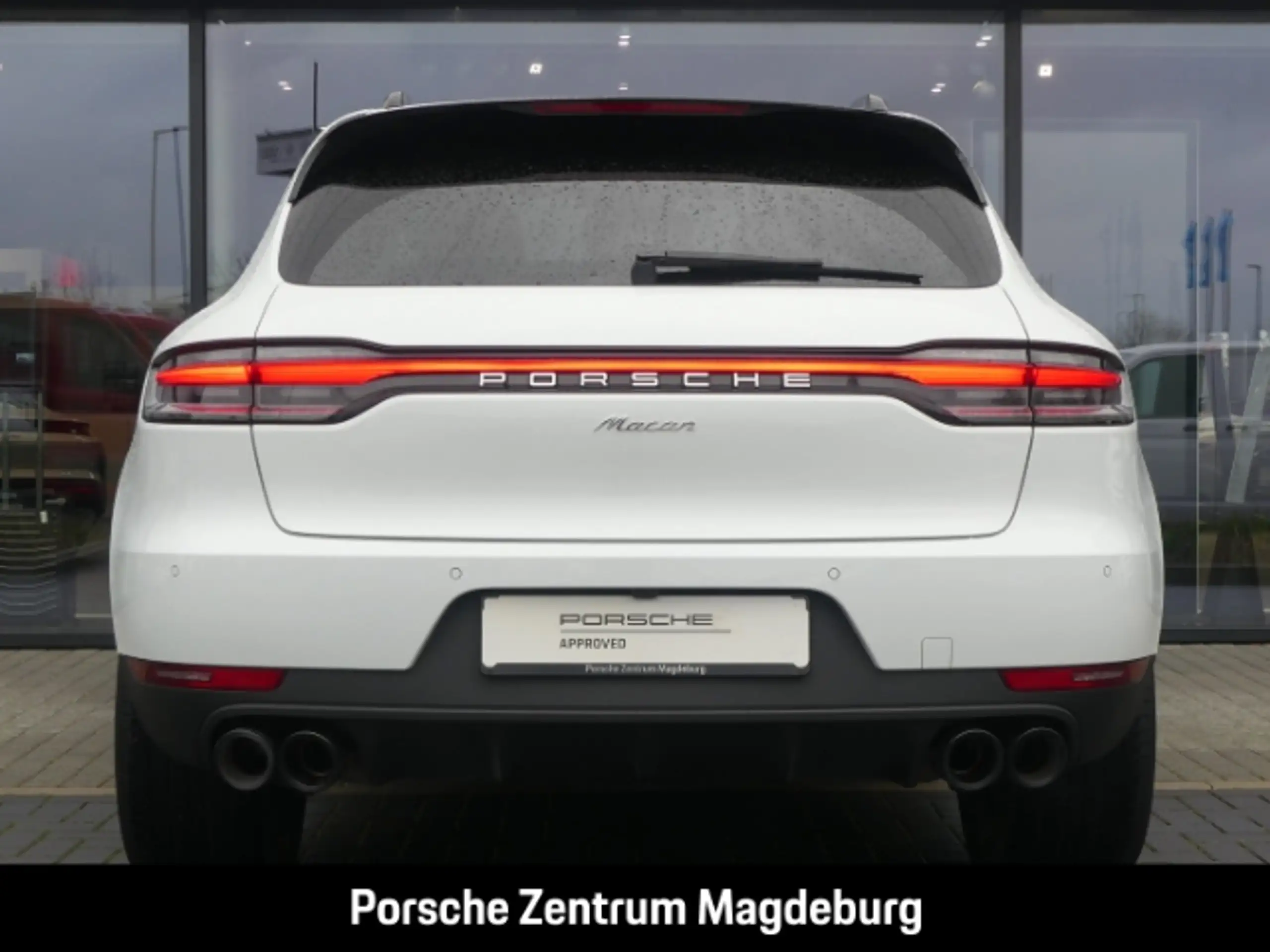 Porsche - Macan