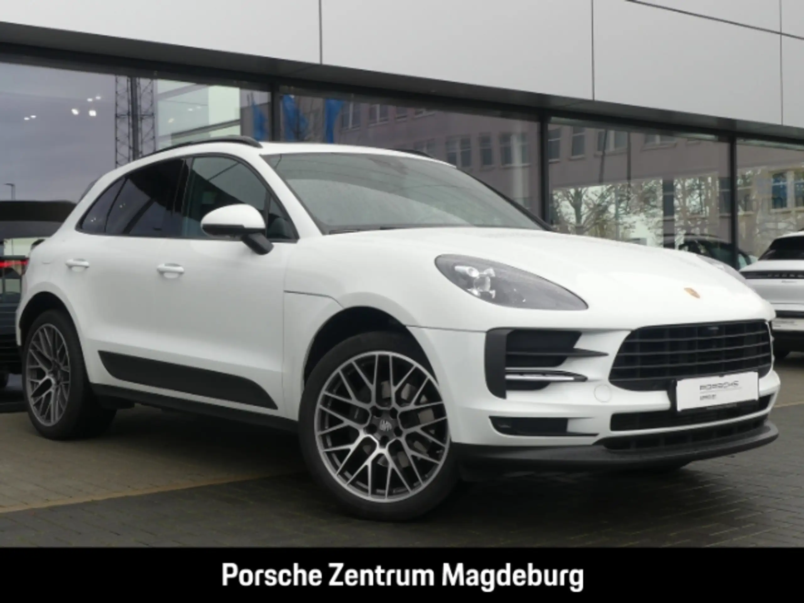 Porsche - Macan