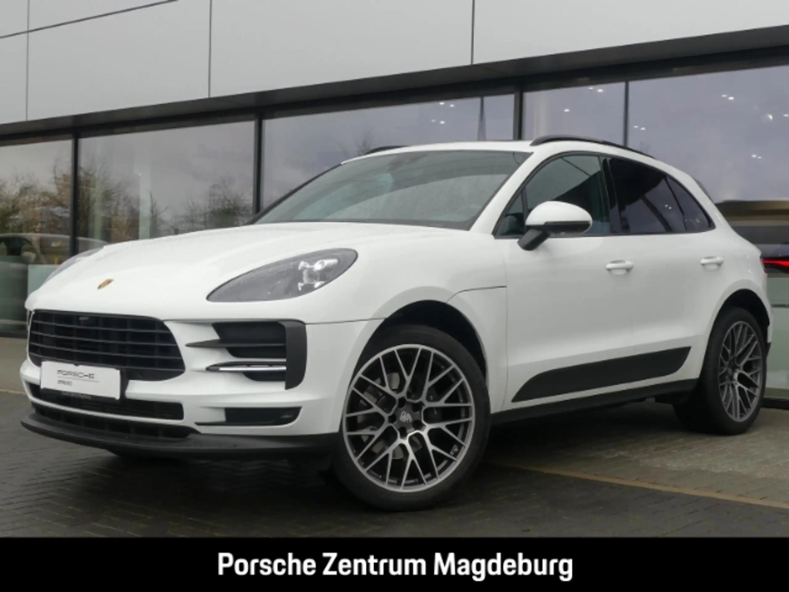 Porsche - Macan