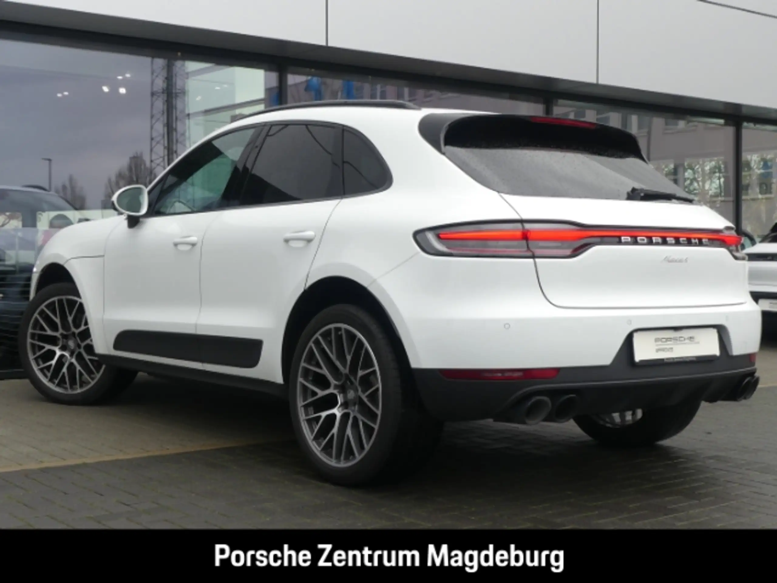 Porsche - Macan