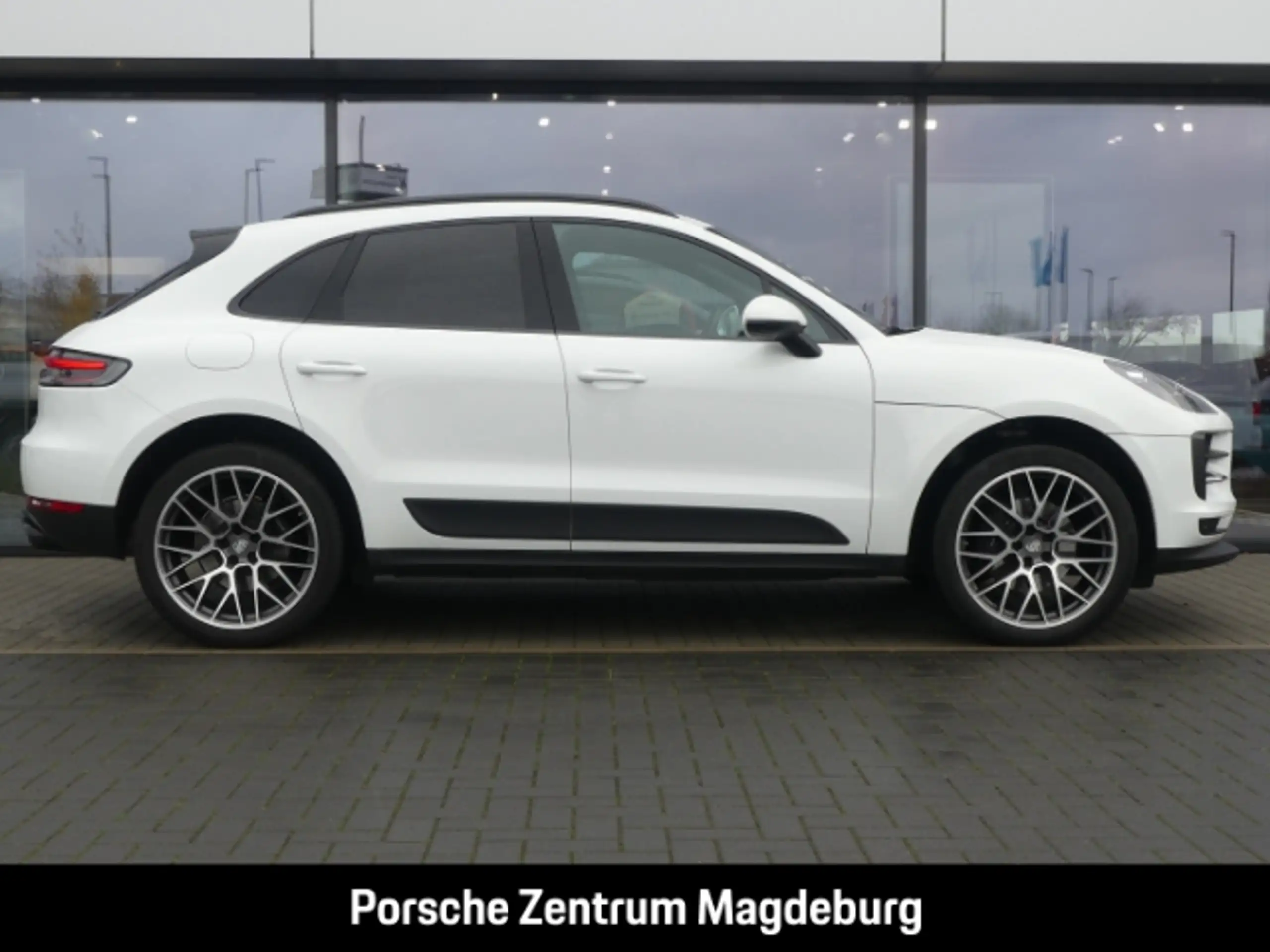 Porsche - Macan