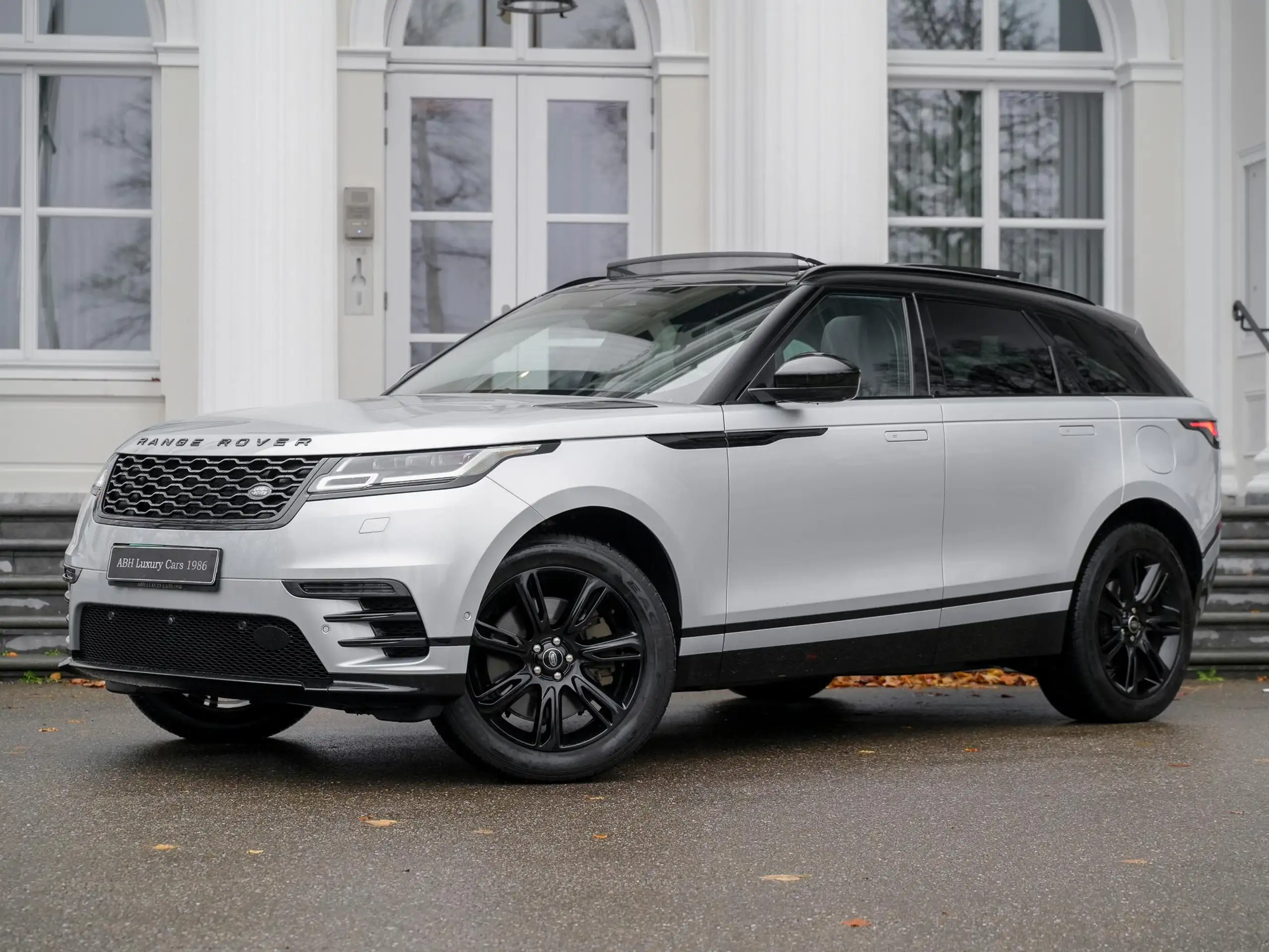 Land Rover - Range Rover Velar