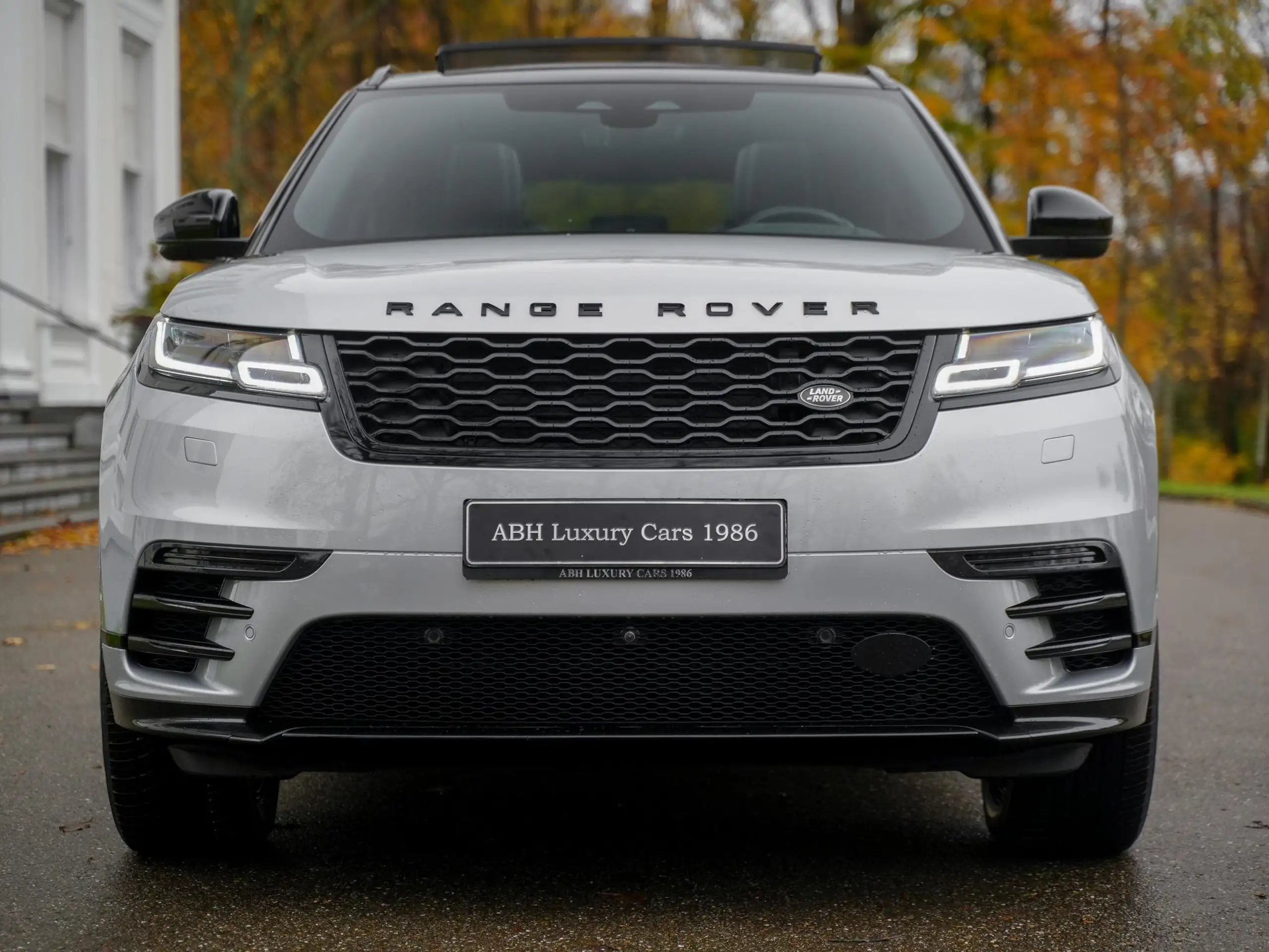 Land Rover - Range Rover Velar