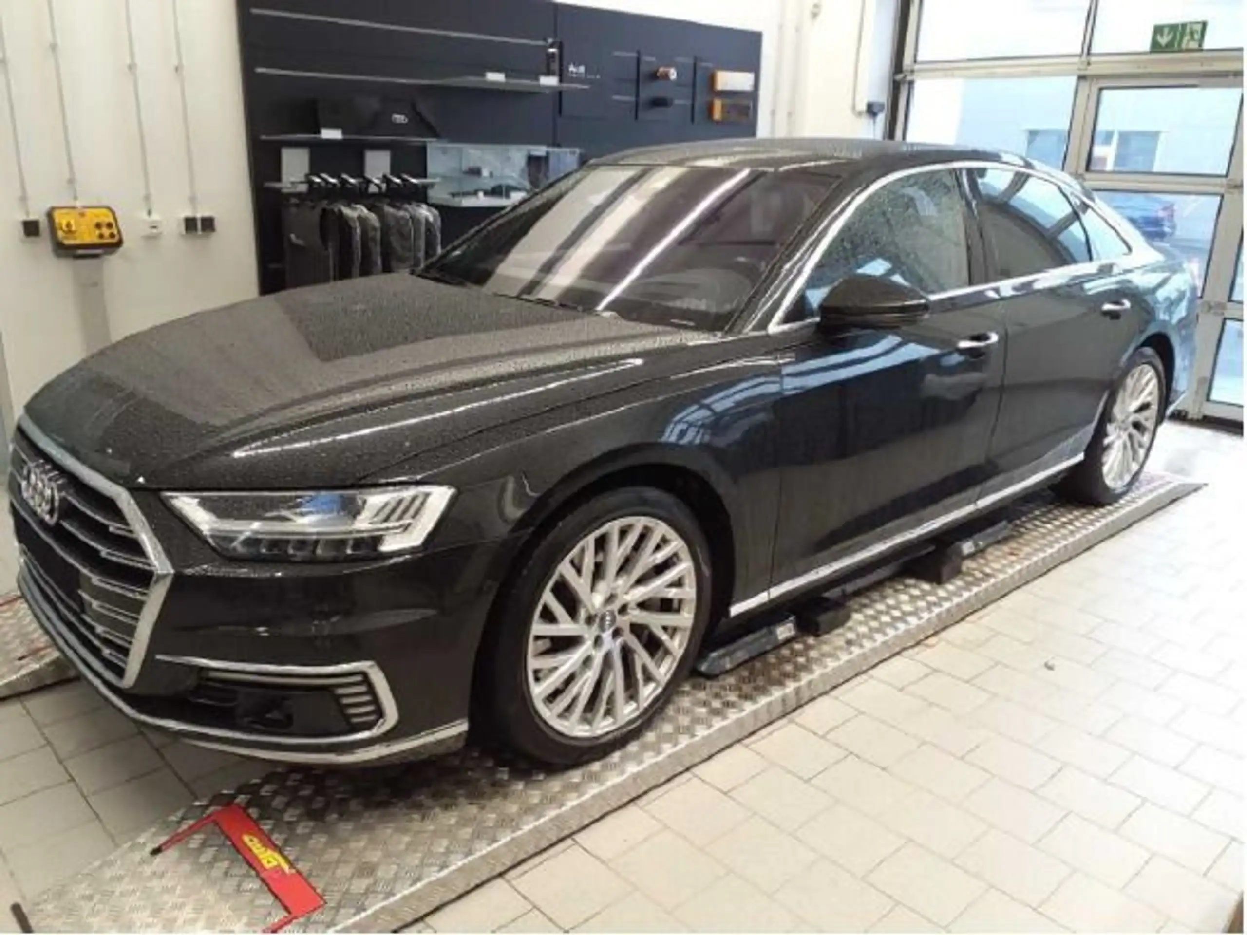 Audi - A8