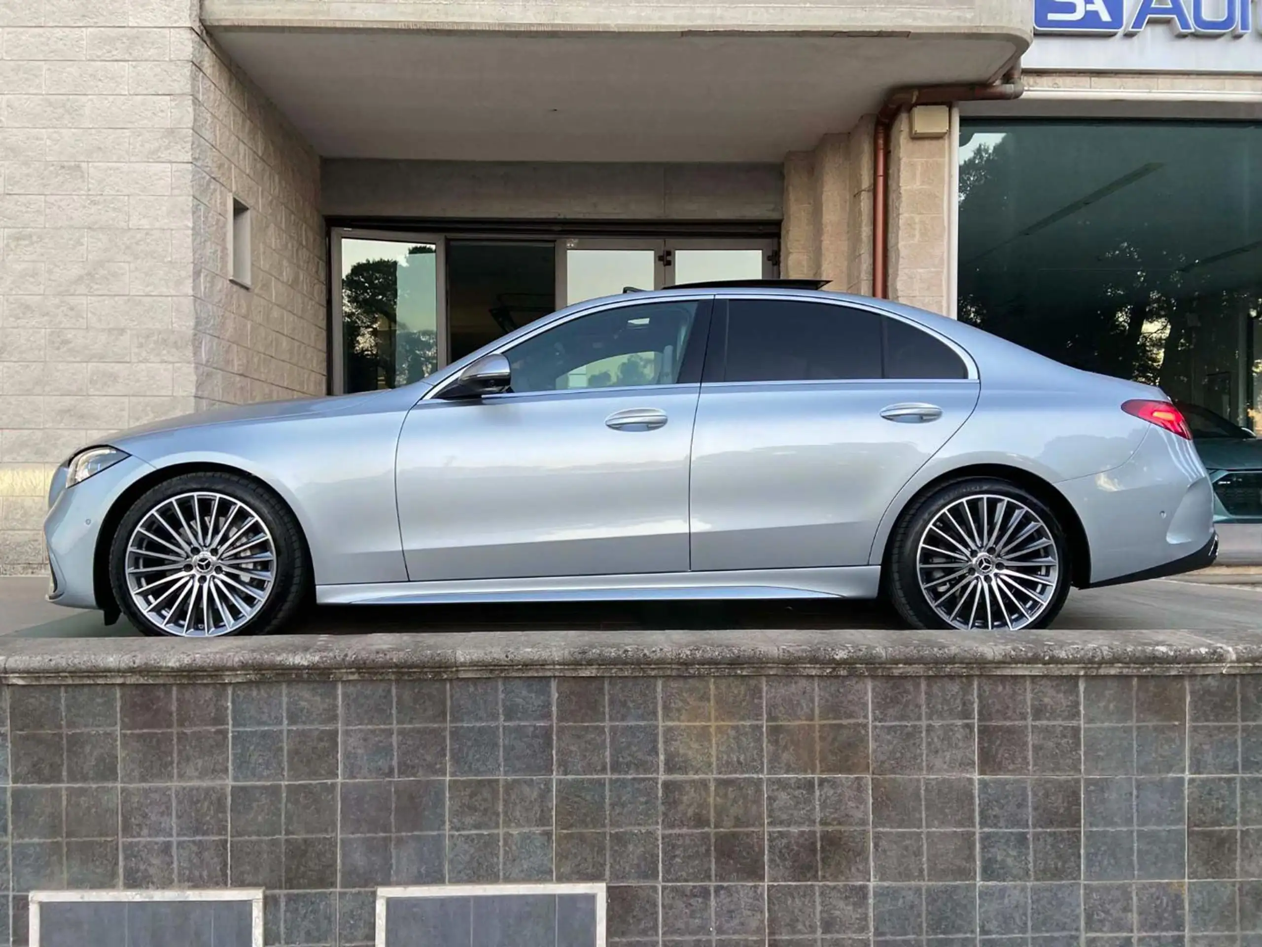 Mercedes-Benz - C 220