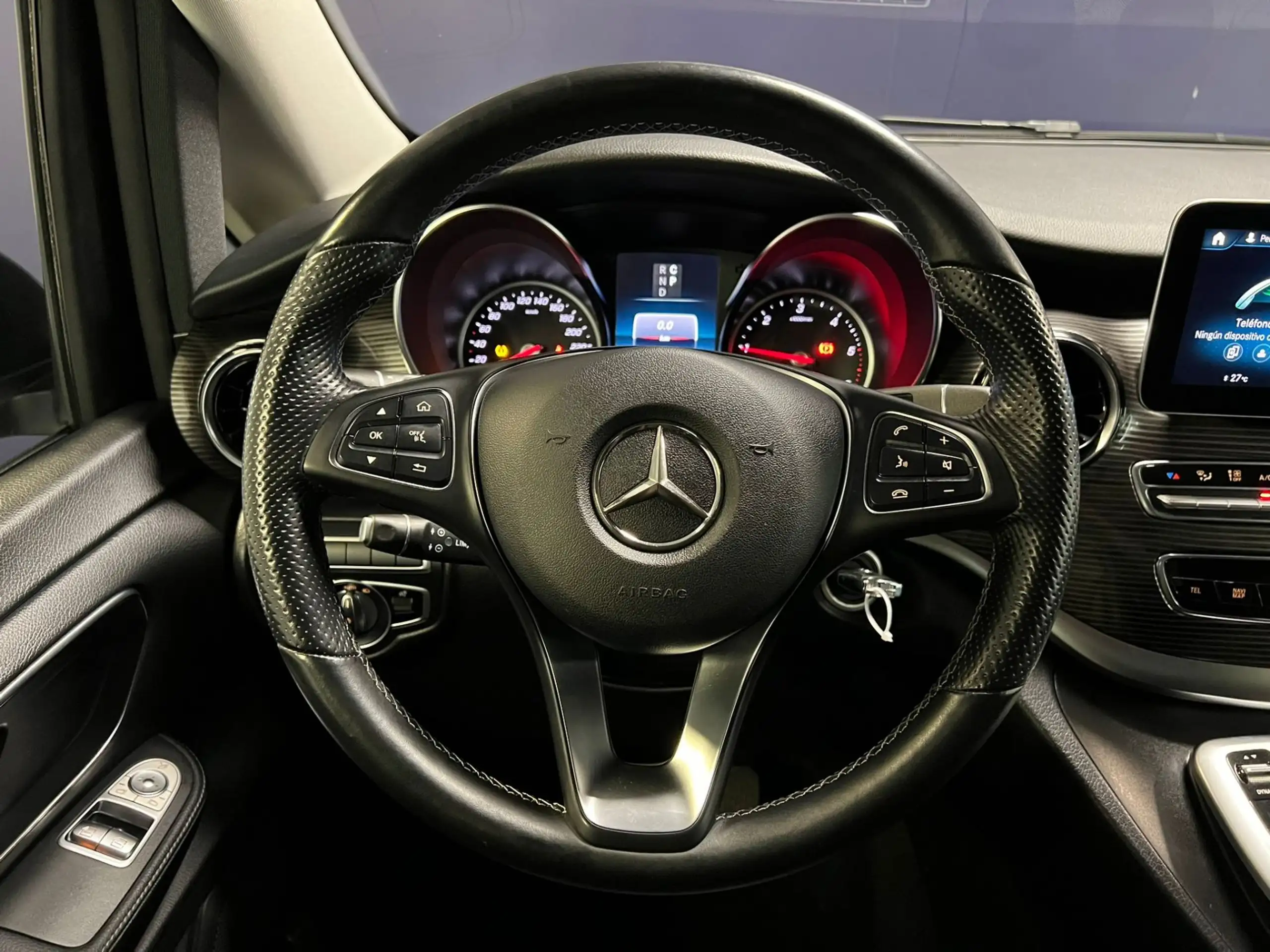 Mercedes-Benz - V 250