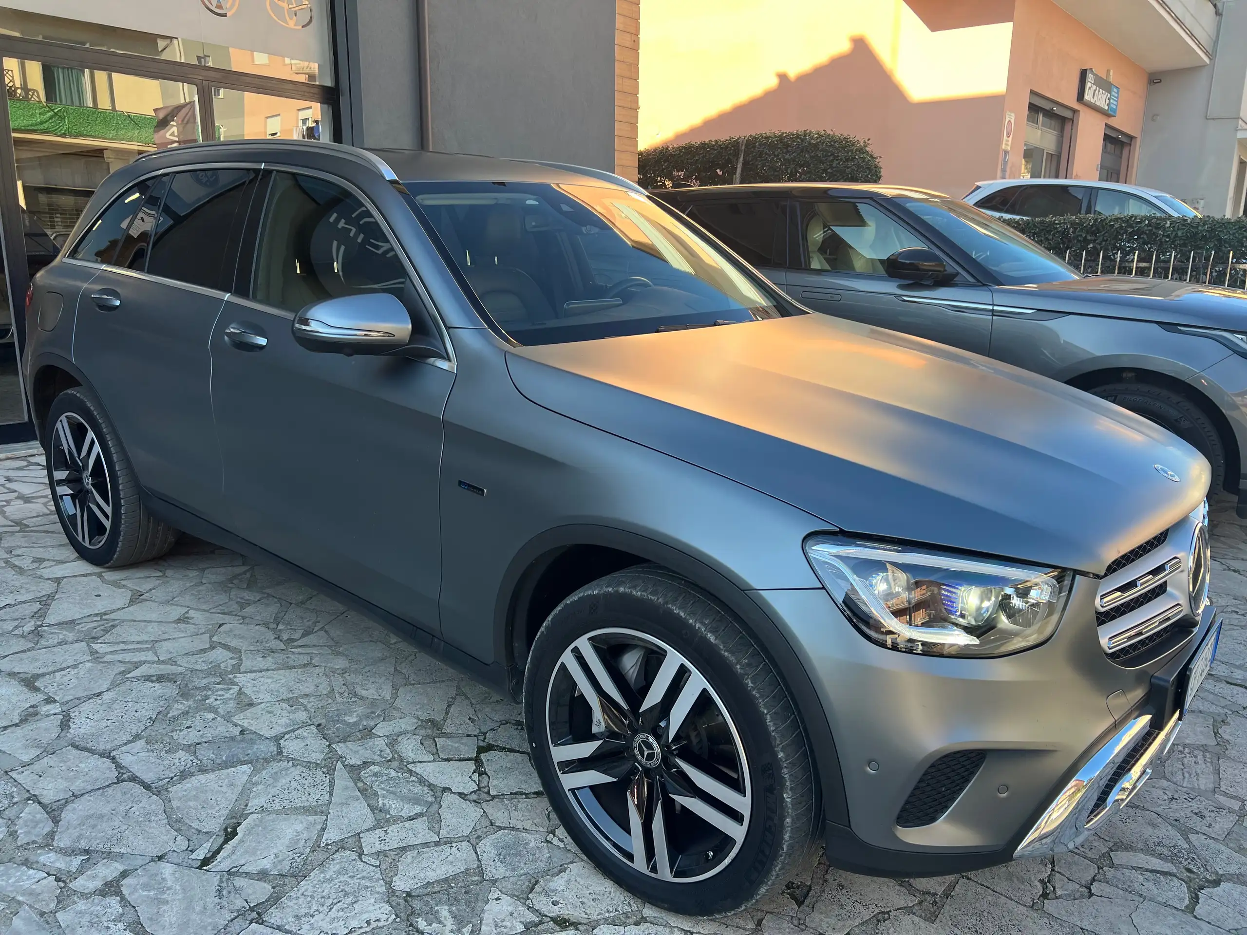 Mercedes-Benz - GLC 300