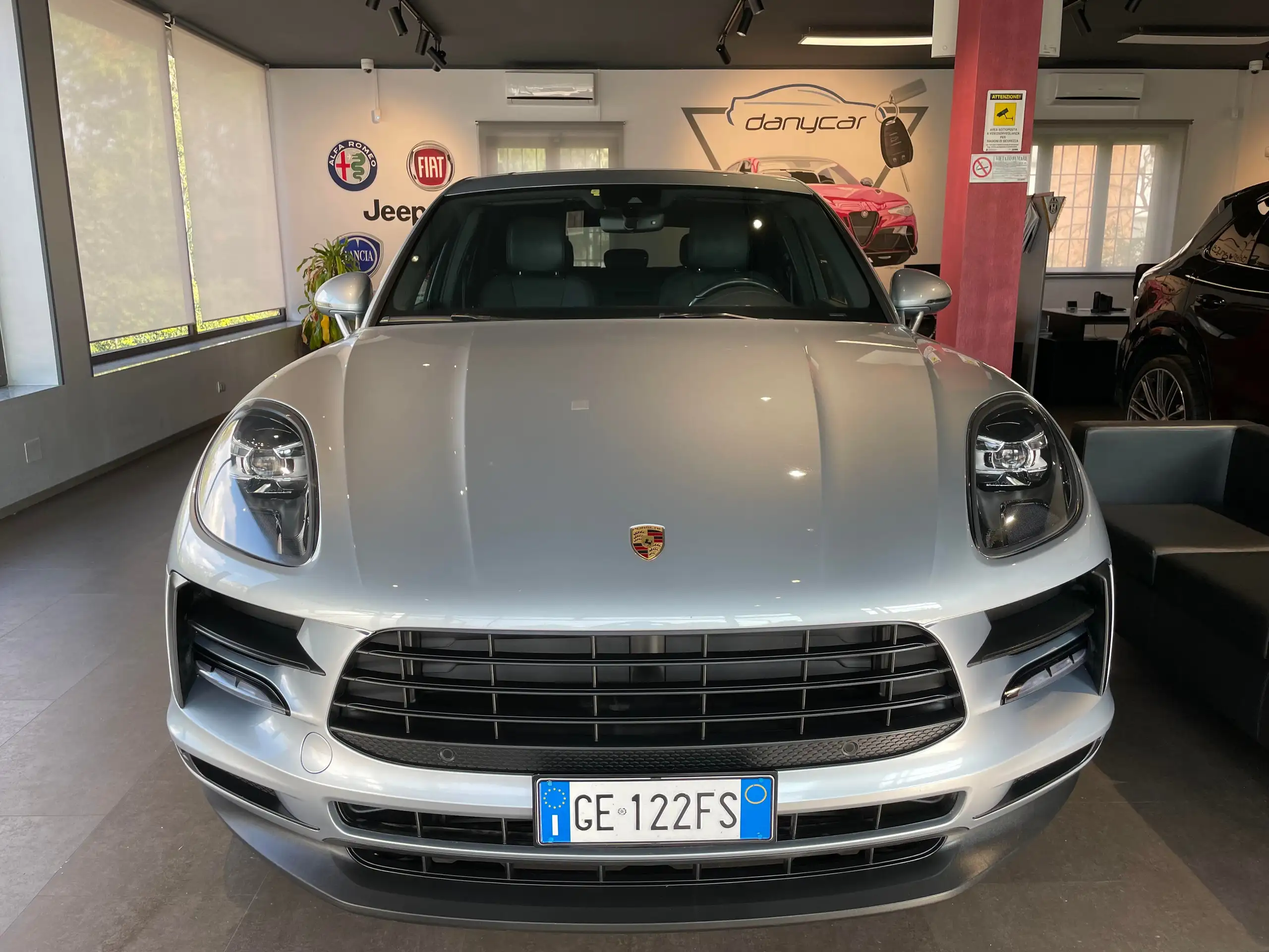 Porsche - Macan