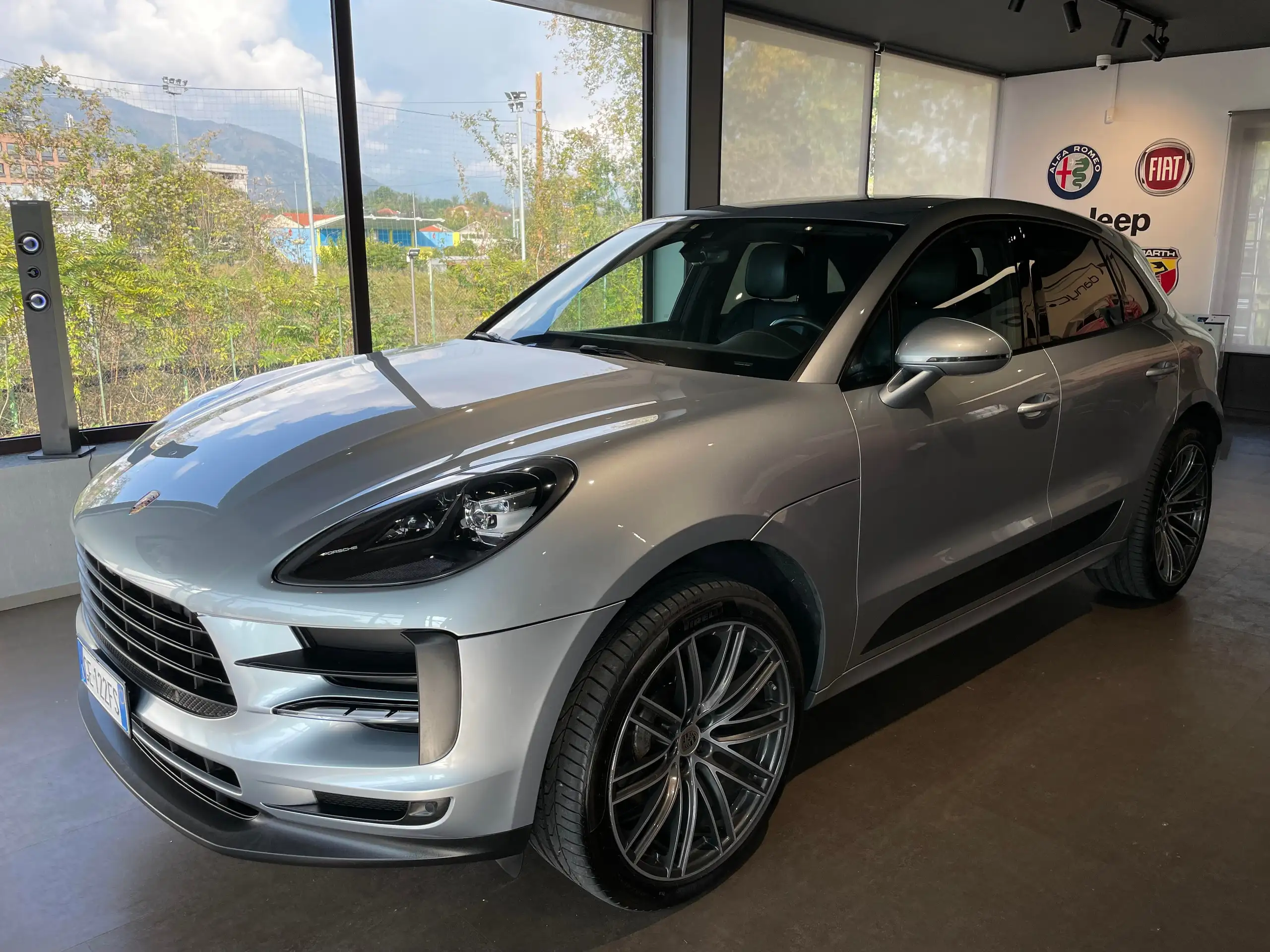 Porsche - Macan