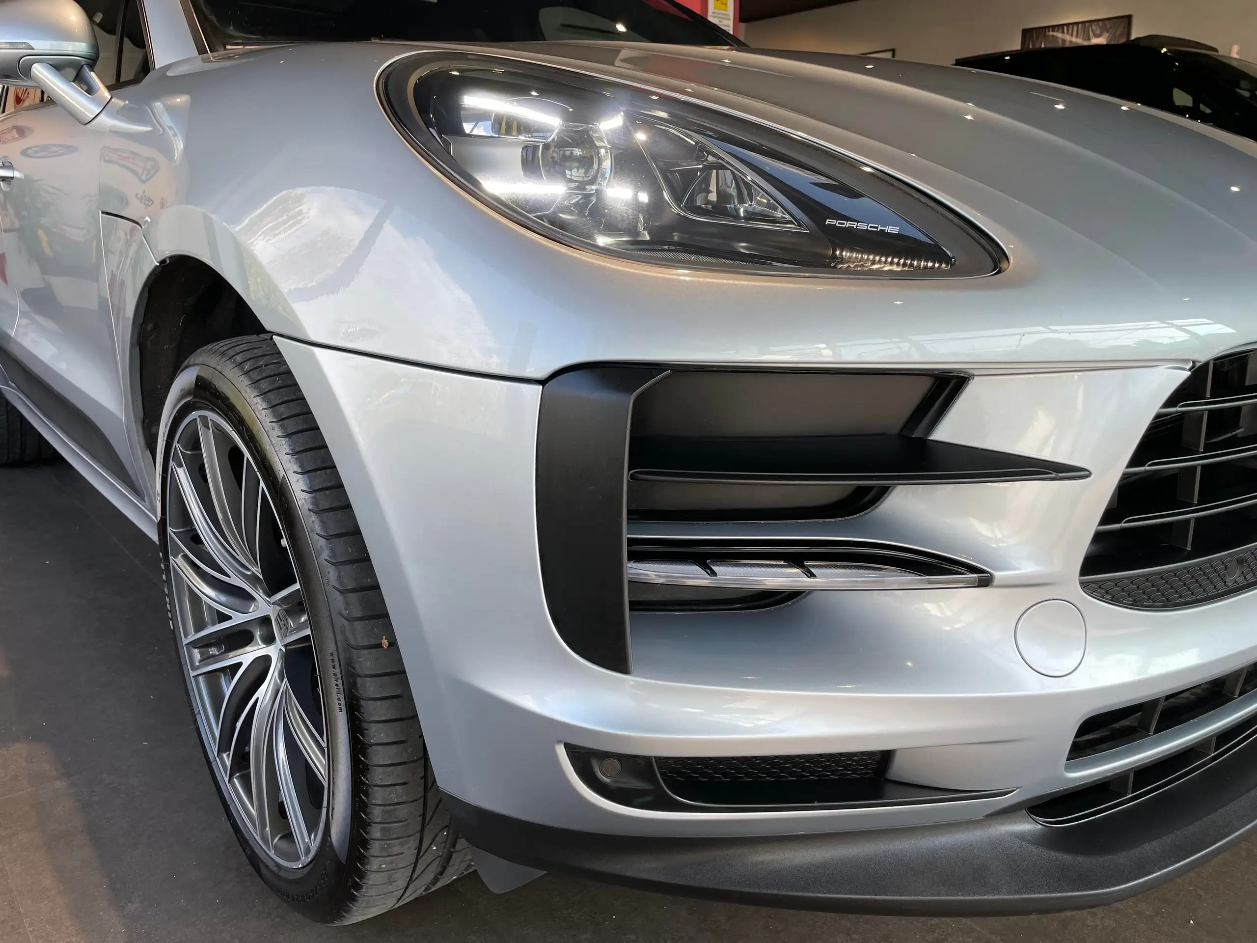 Porsche - Macan