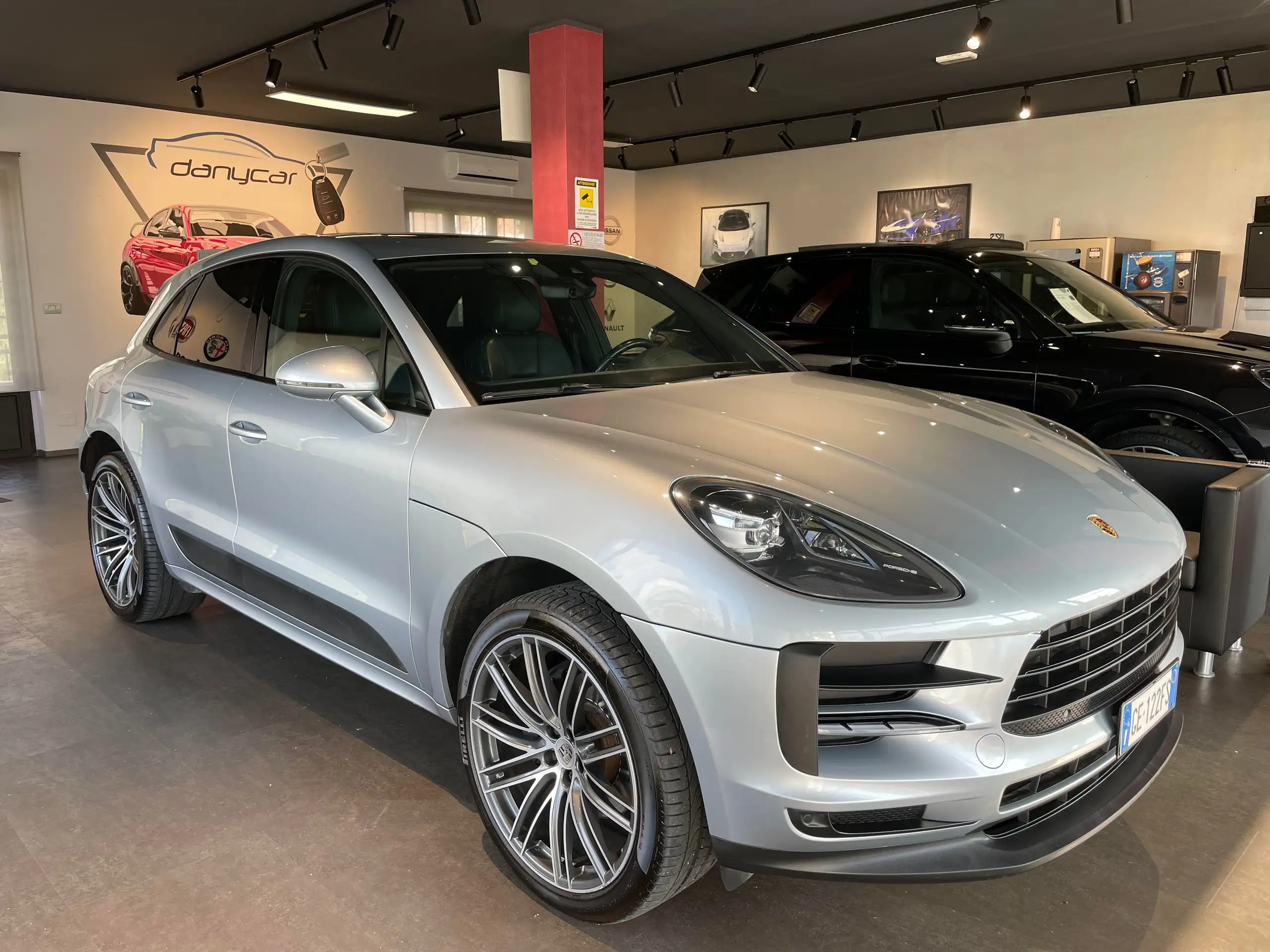 Porsche - Macan