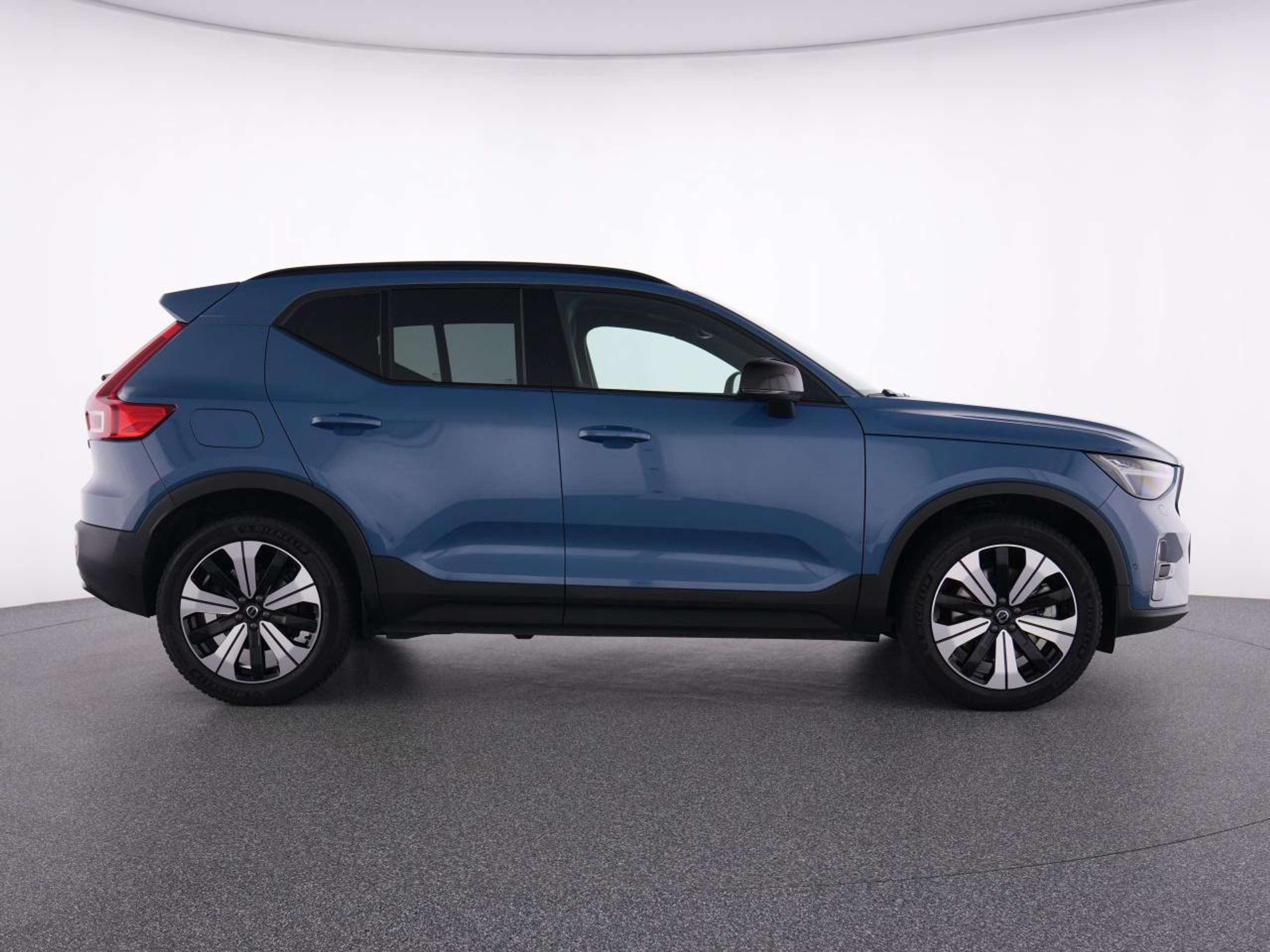 Volvo - XC40