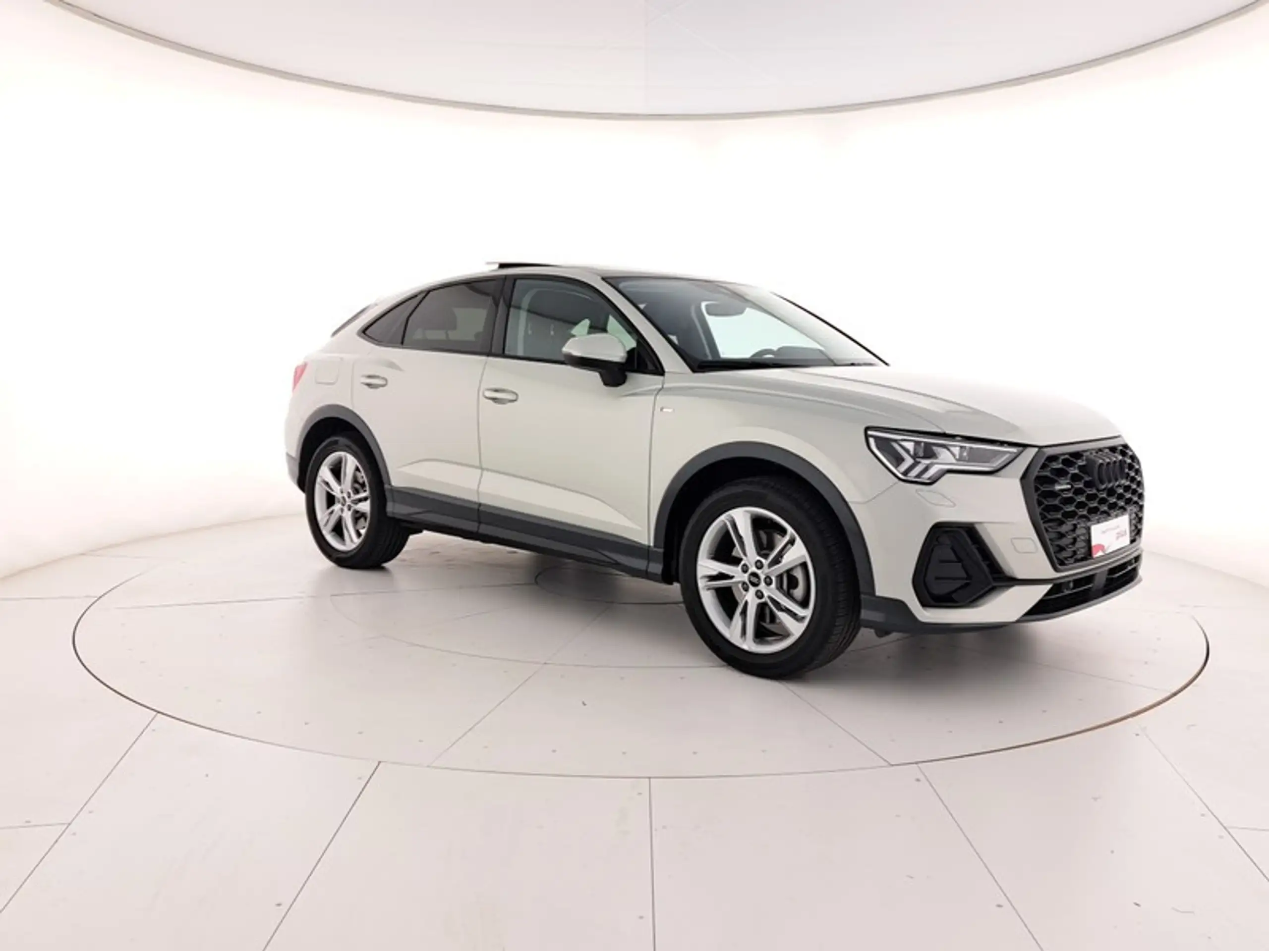 Audi - Q3