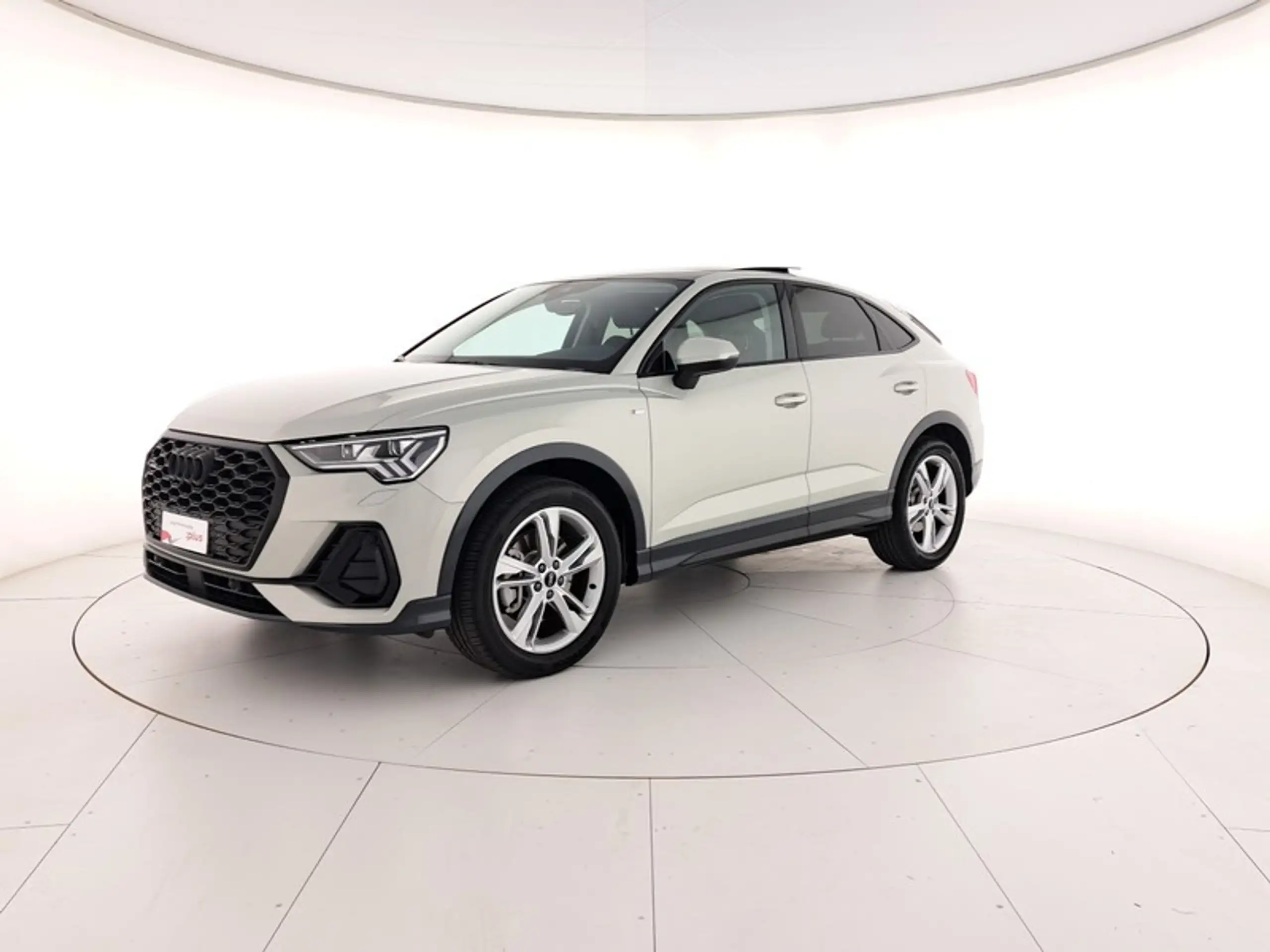 Audi - Q3