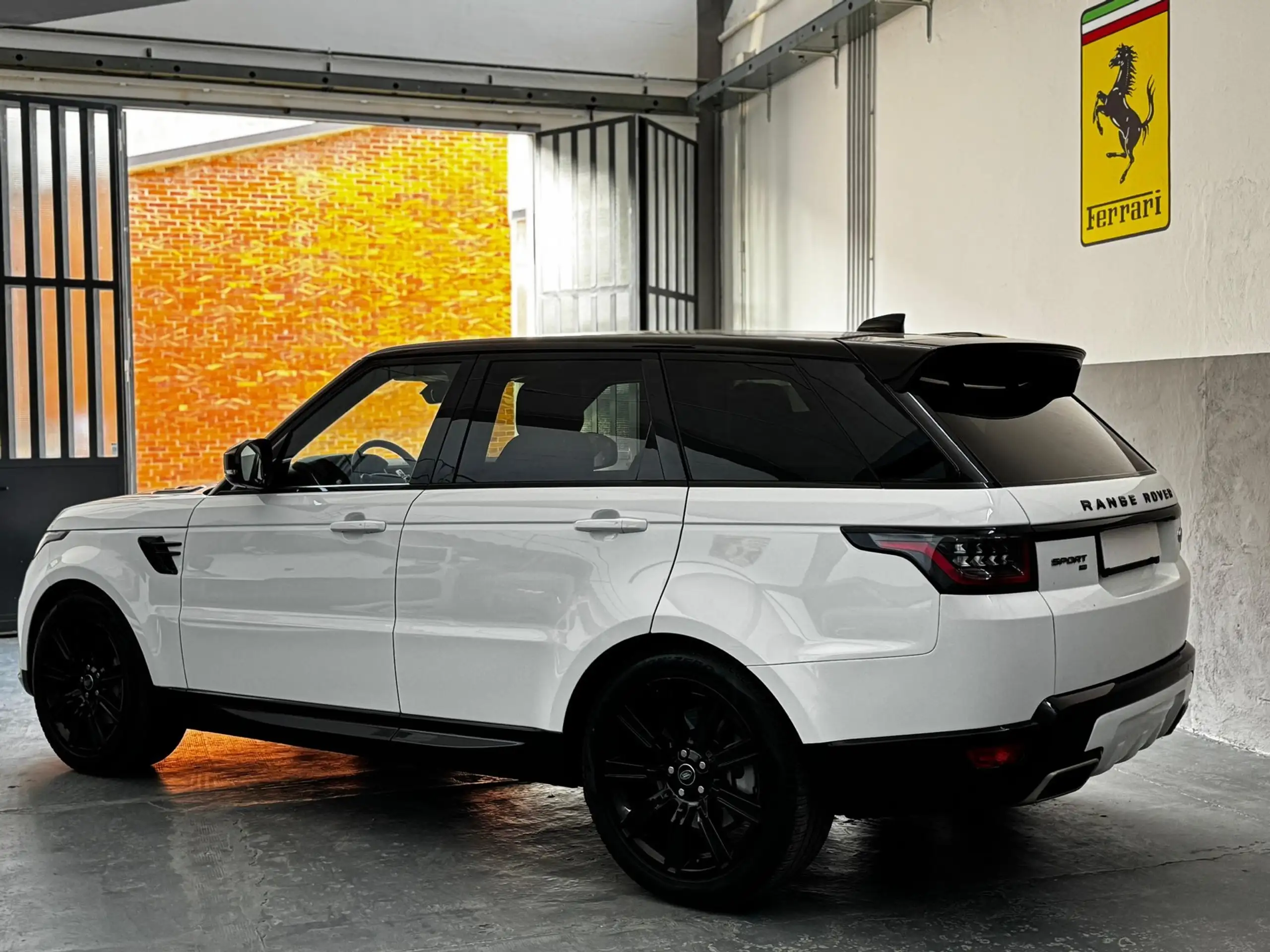 Land Rover - Range Rover Sport