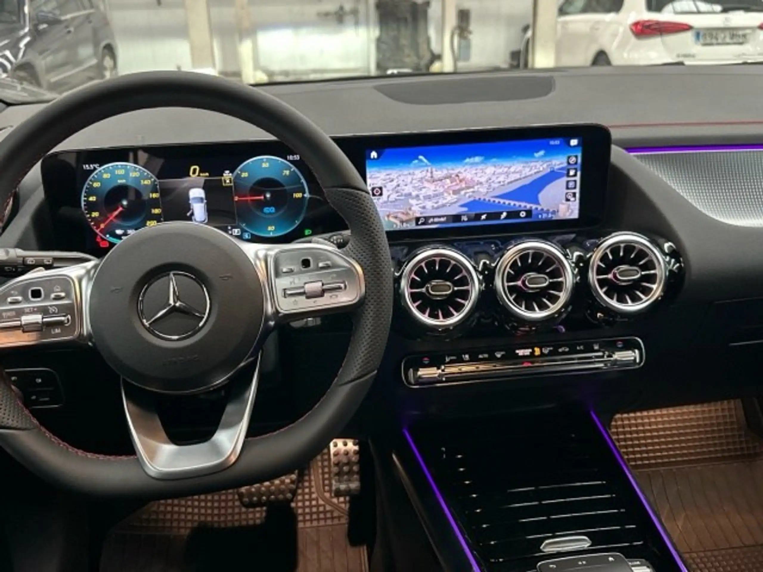 Mercedes-Benz - EQA