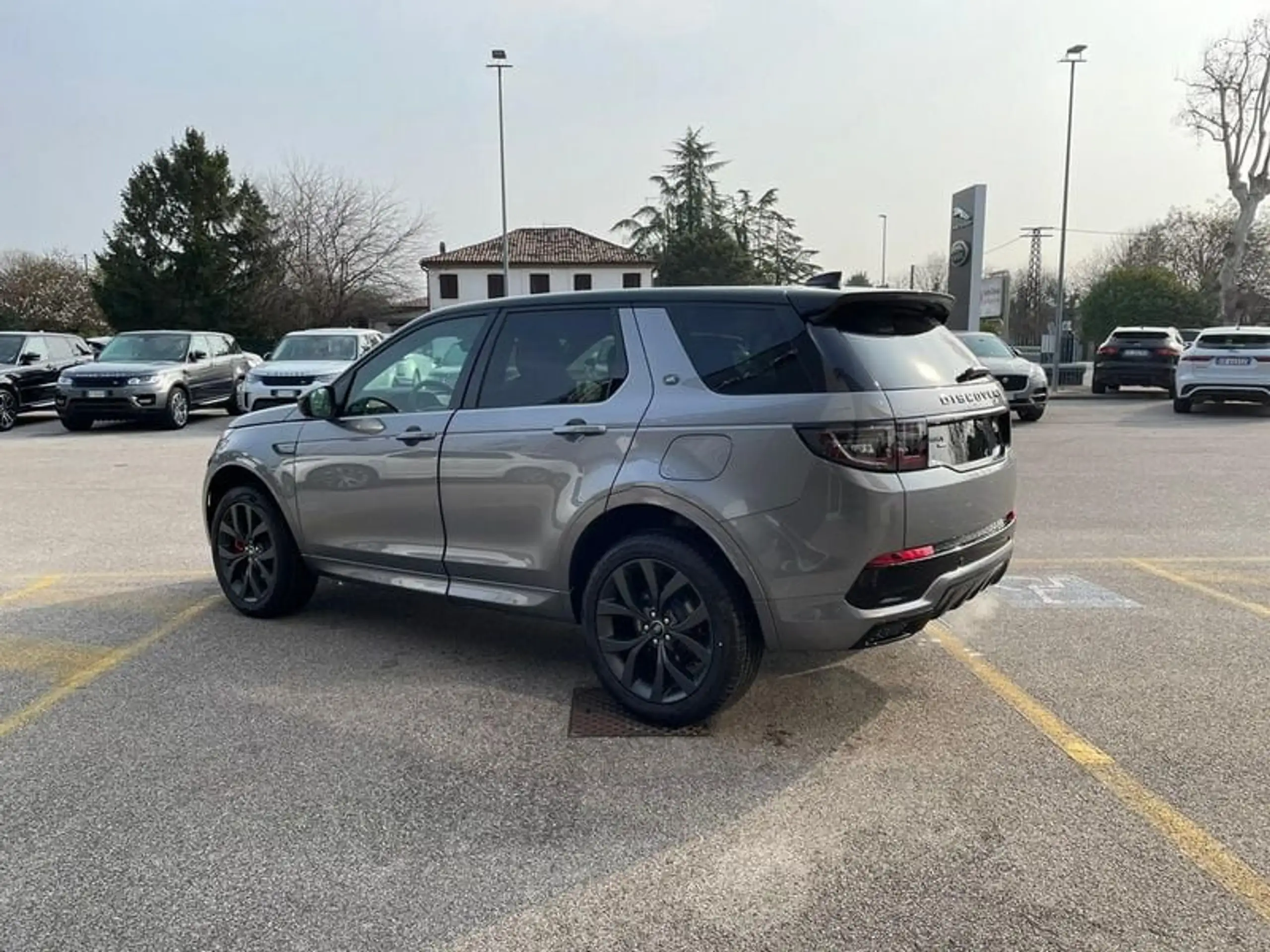 Land Rover - Discovery Sport