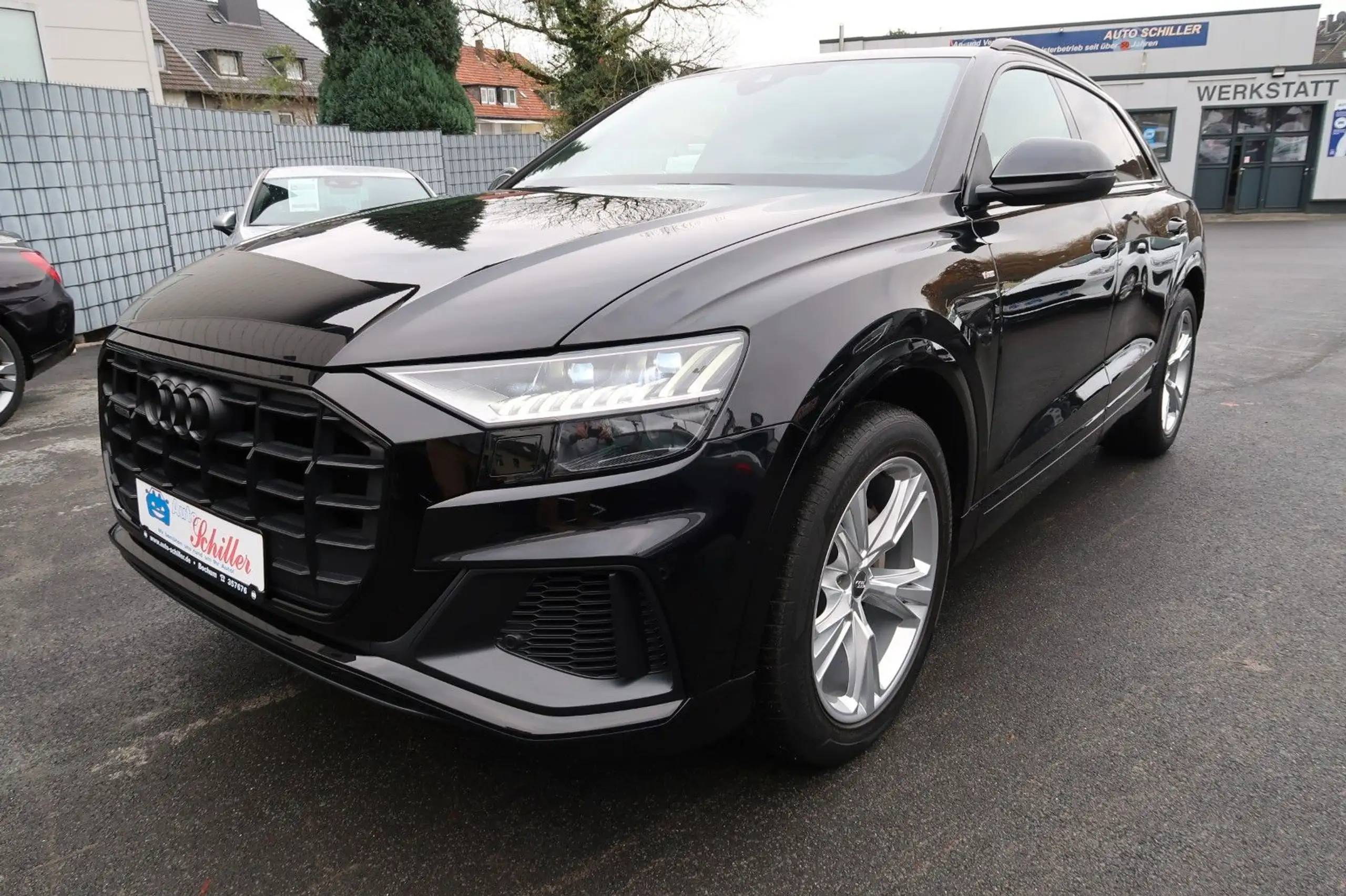 Audi - Q8