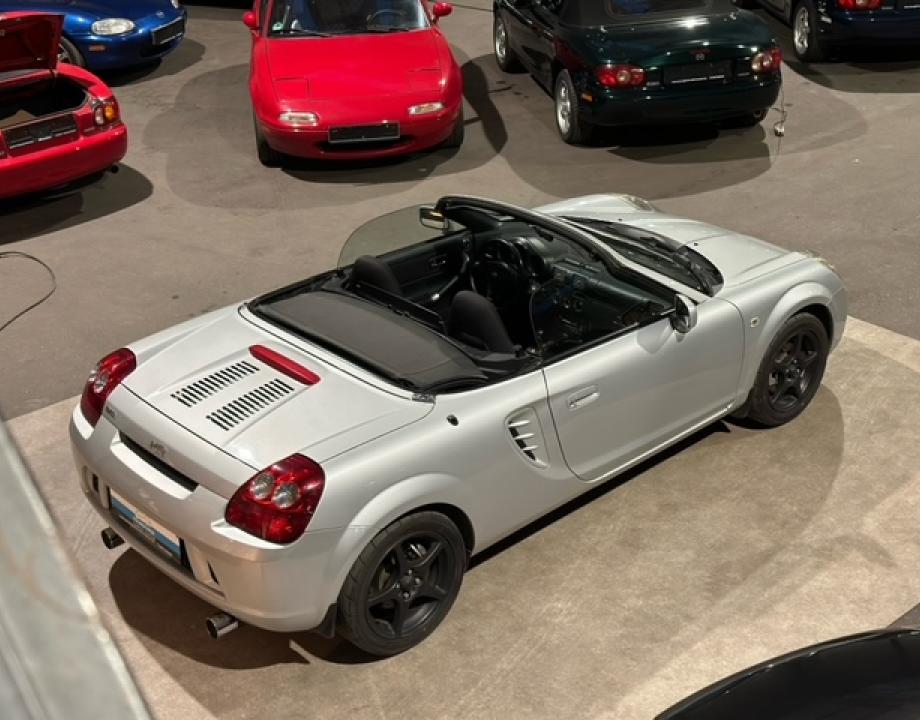 Toyota - MR2