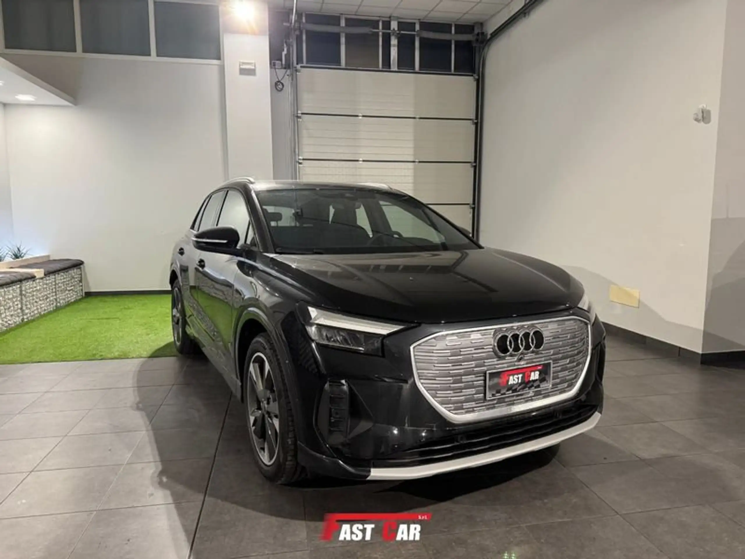 Audi - Q4 e-tron