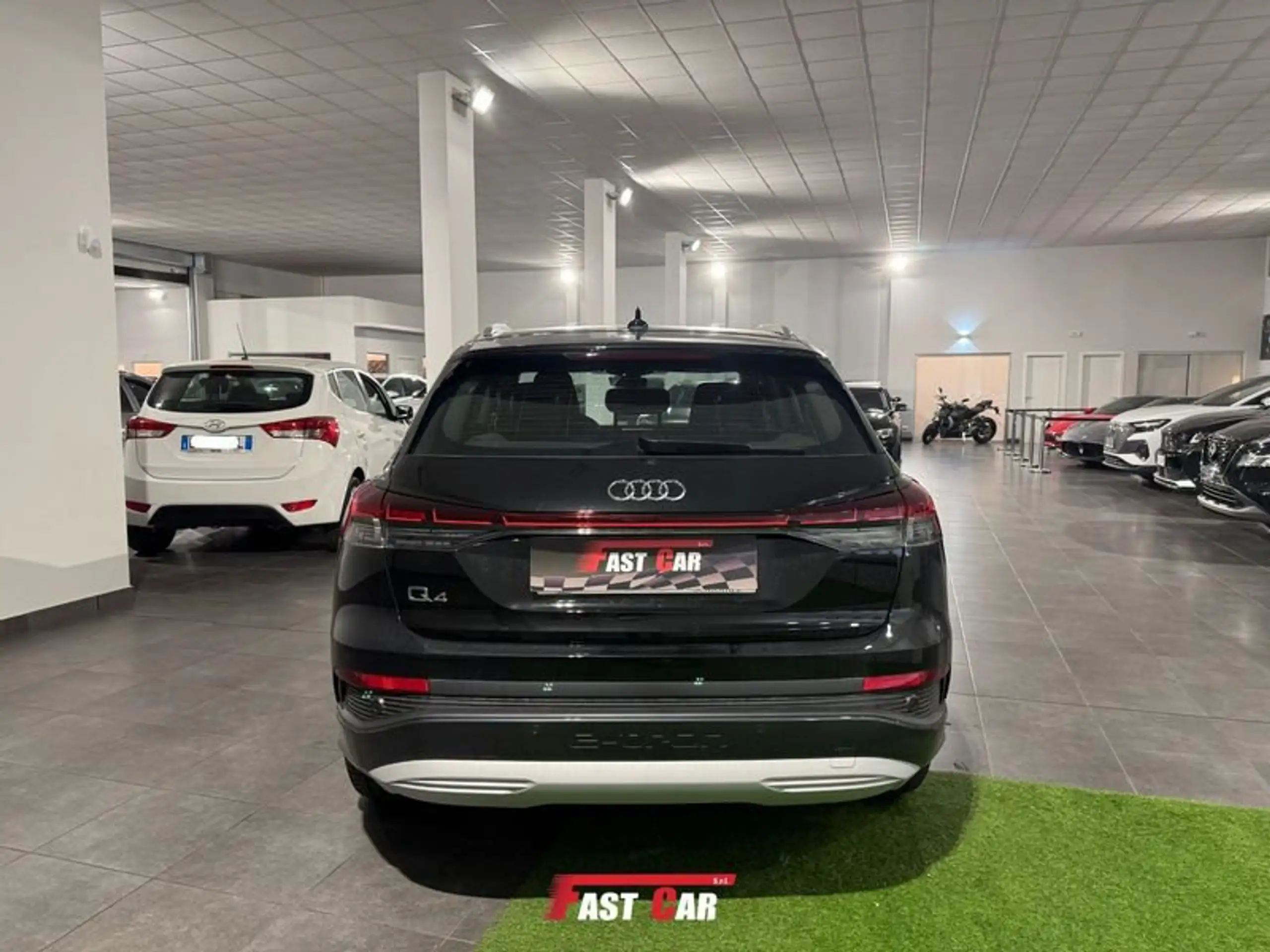 Audi - Q4 e-tron