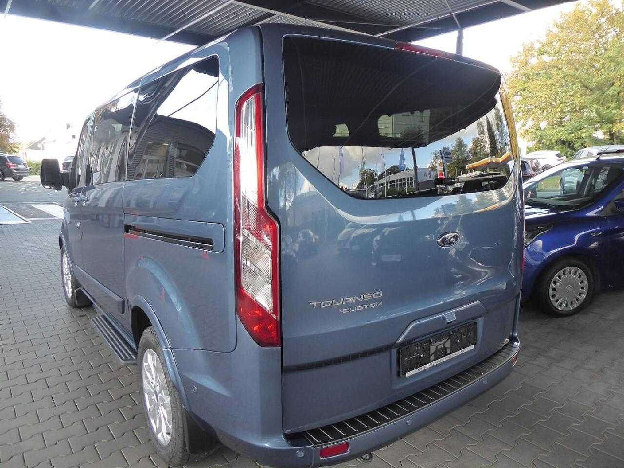 Ford - Tourneo Custom