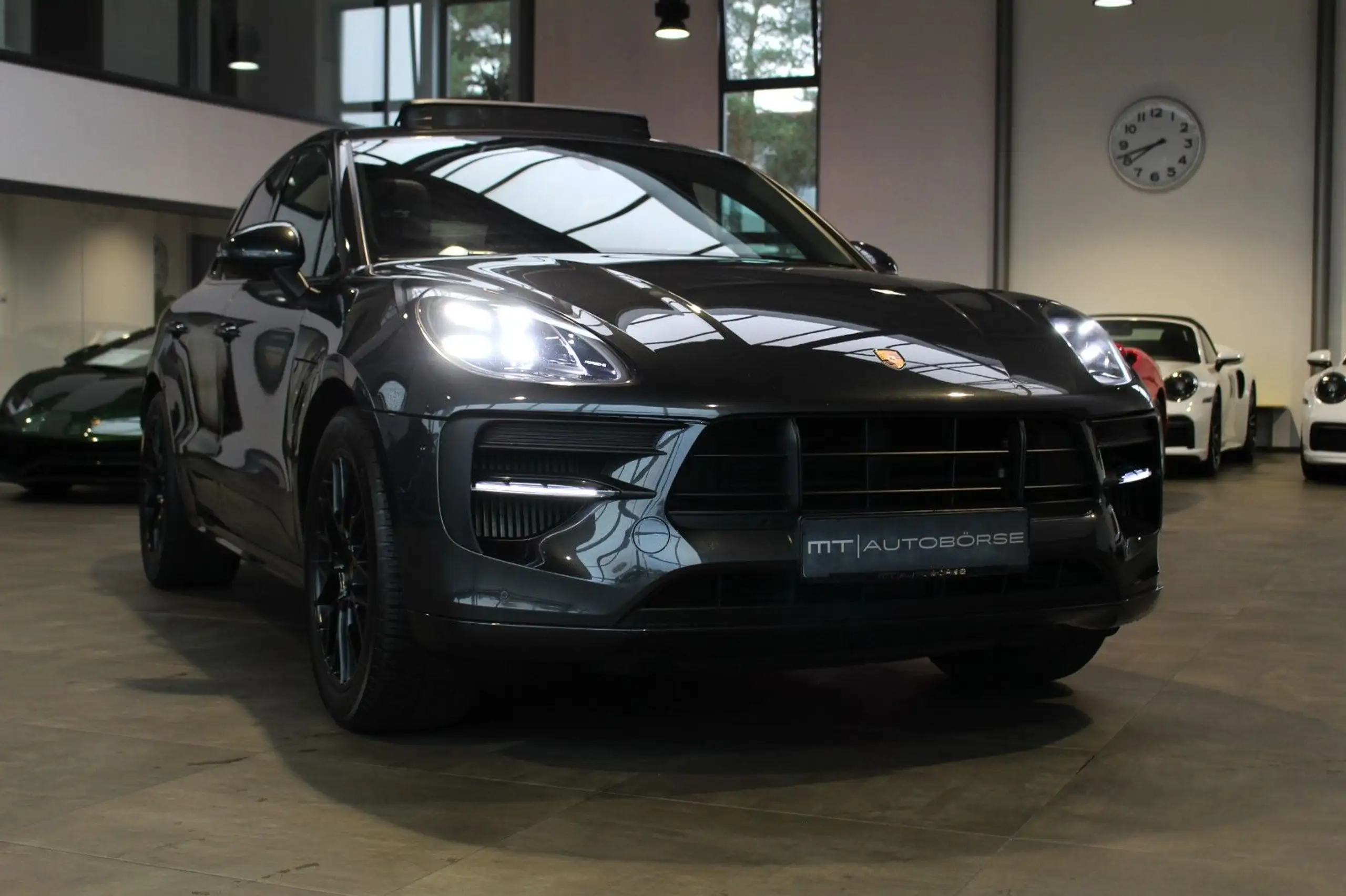 Porsche - Macan