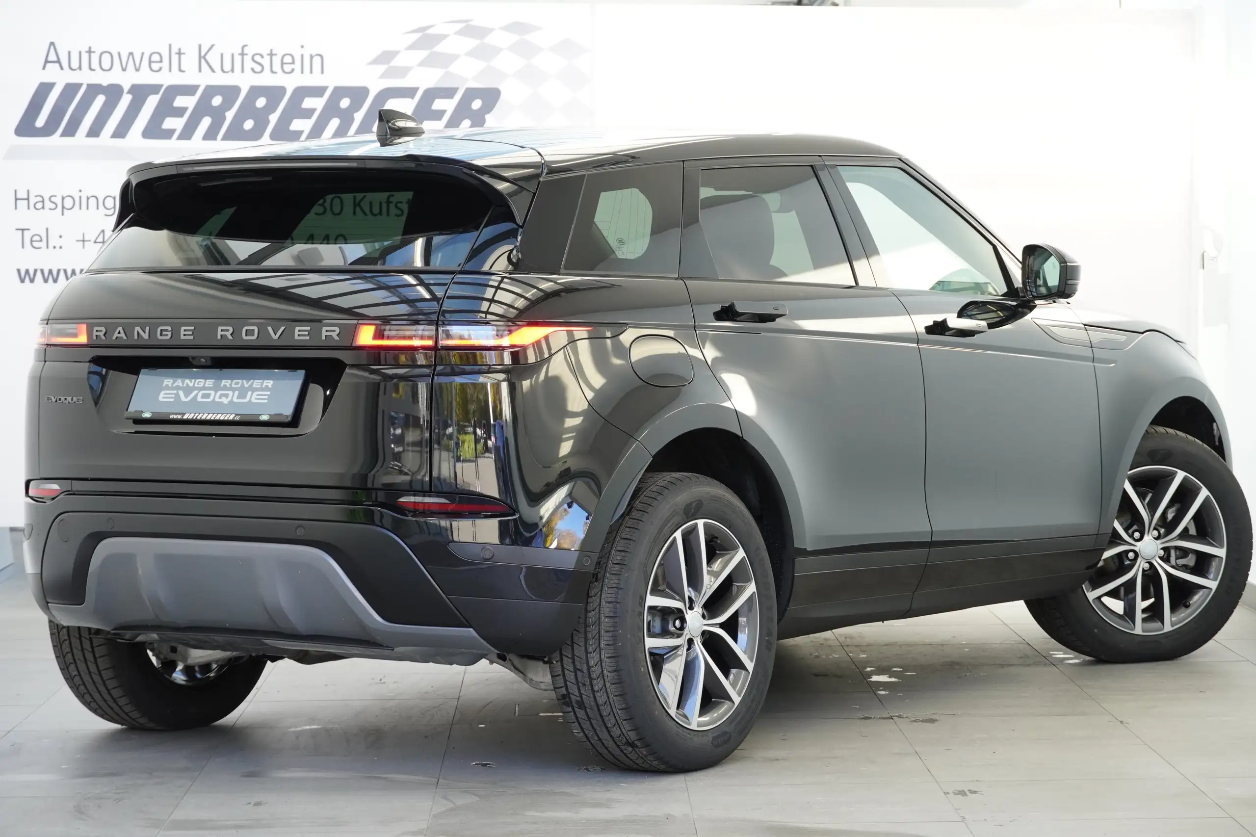 Land Rover - Range Rover Evoque