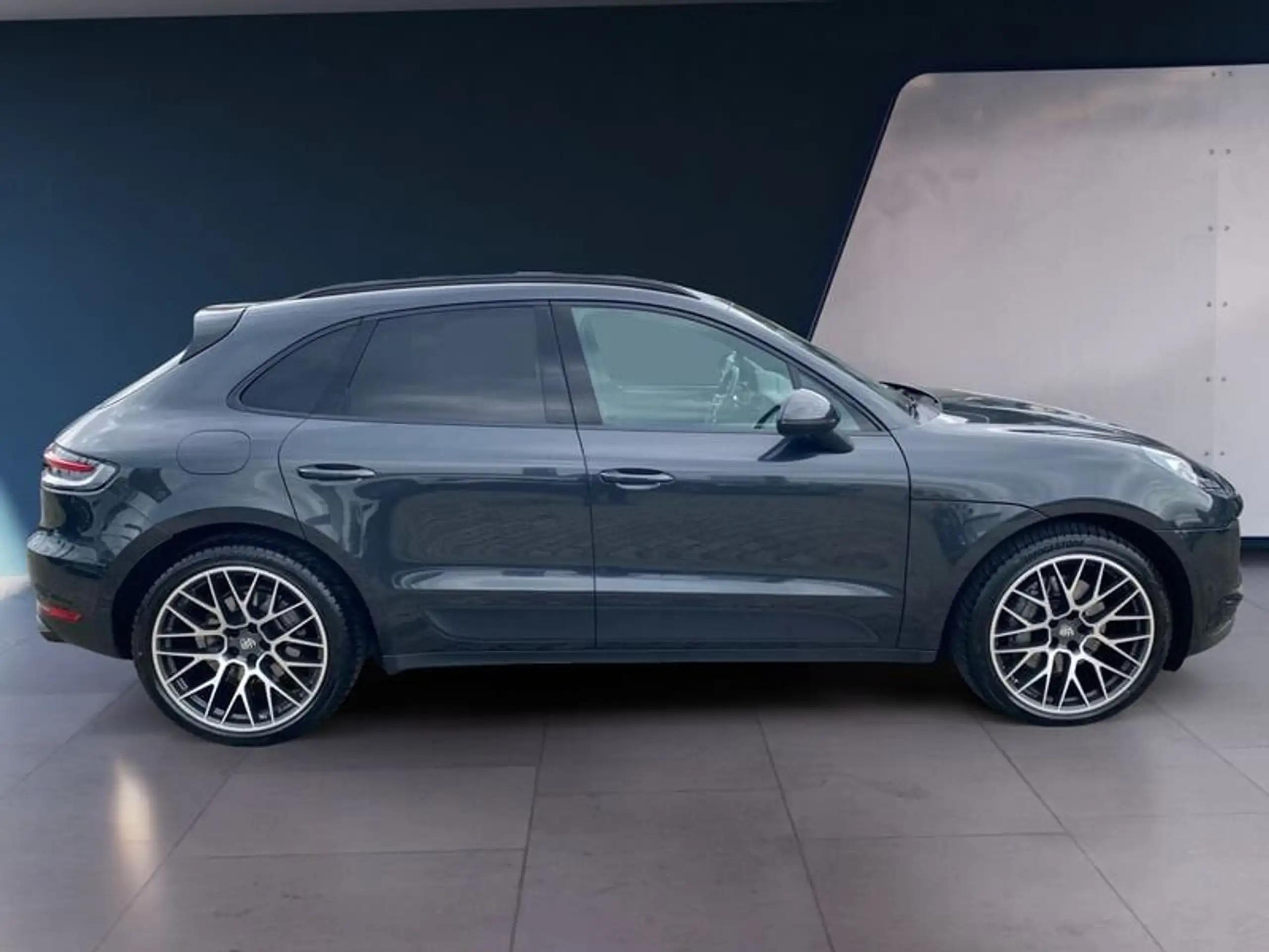 Porsche - Macan