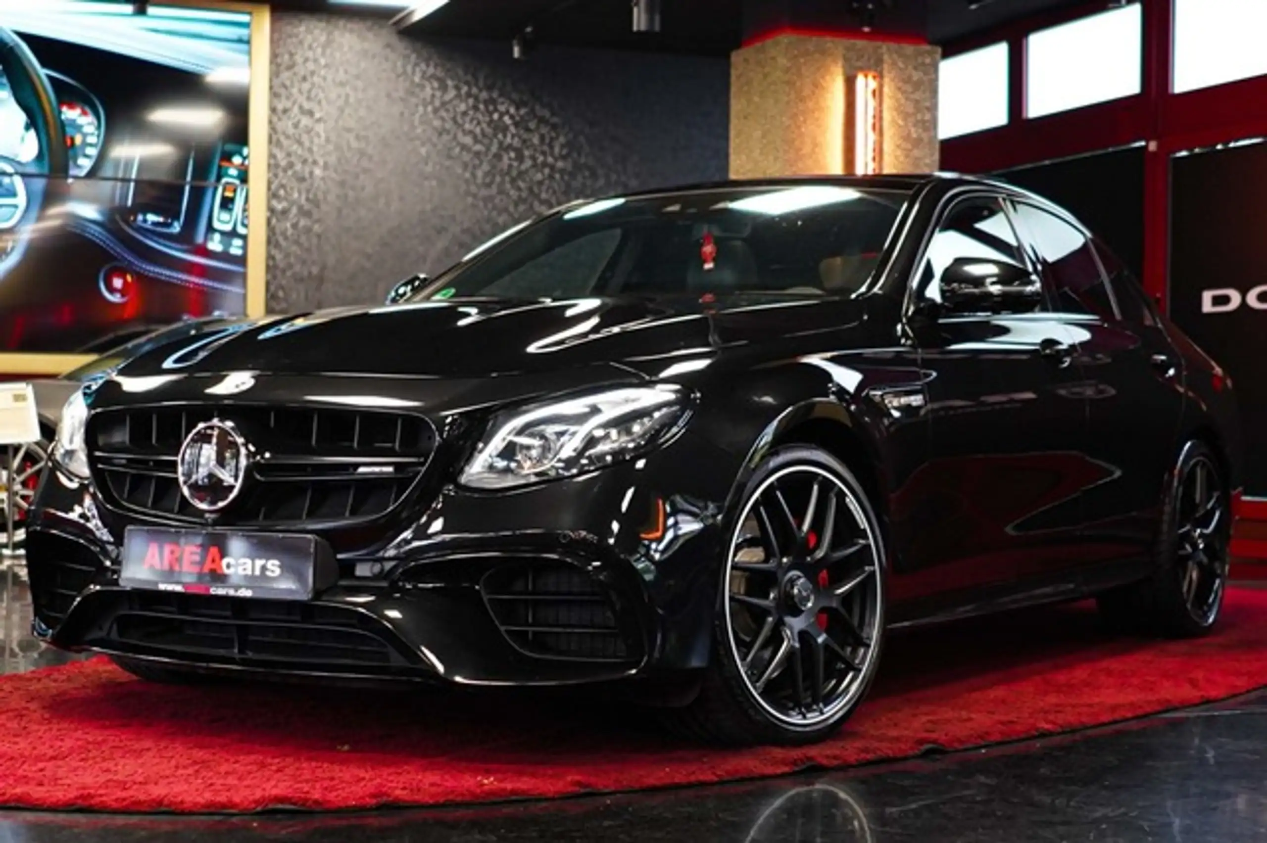 Mercedes-Benz - E 63 AMG