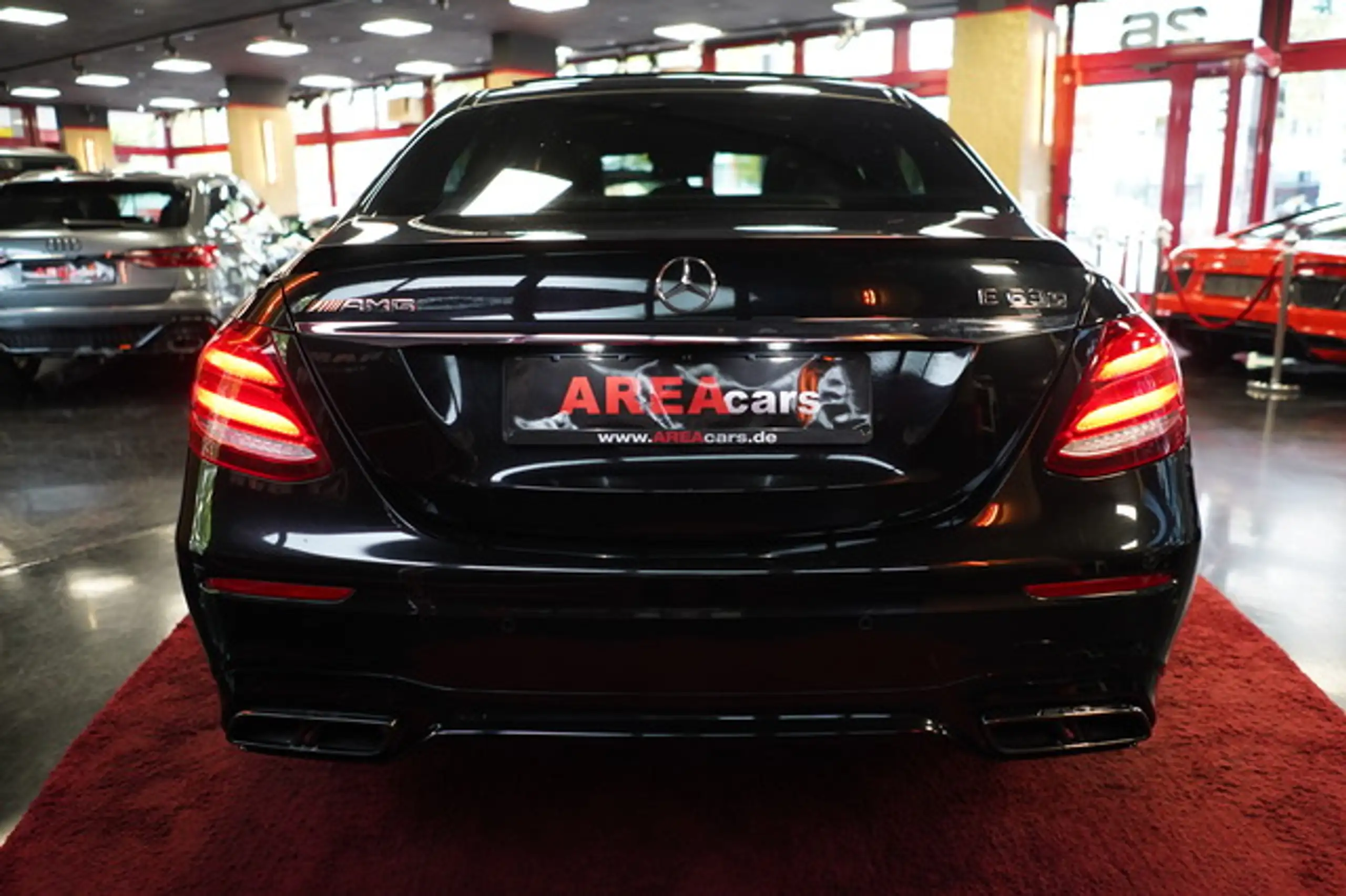 Mercedes-Benz - E 63 AMG