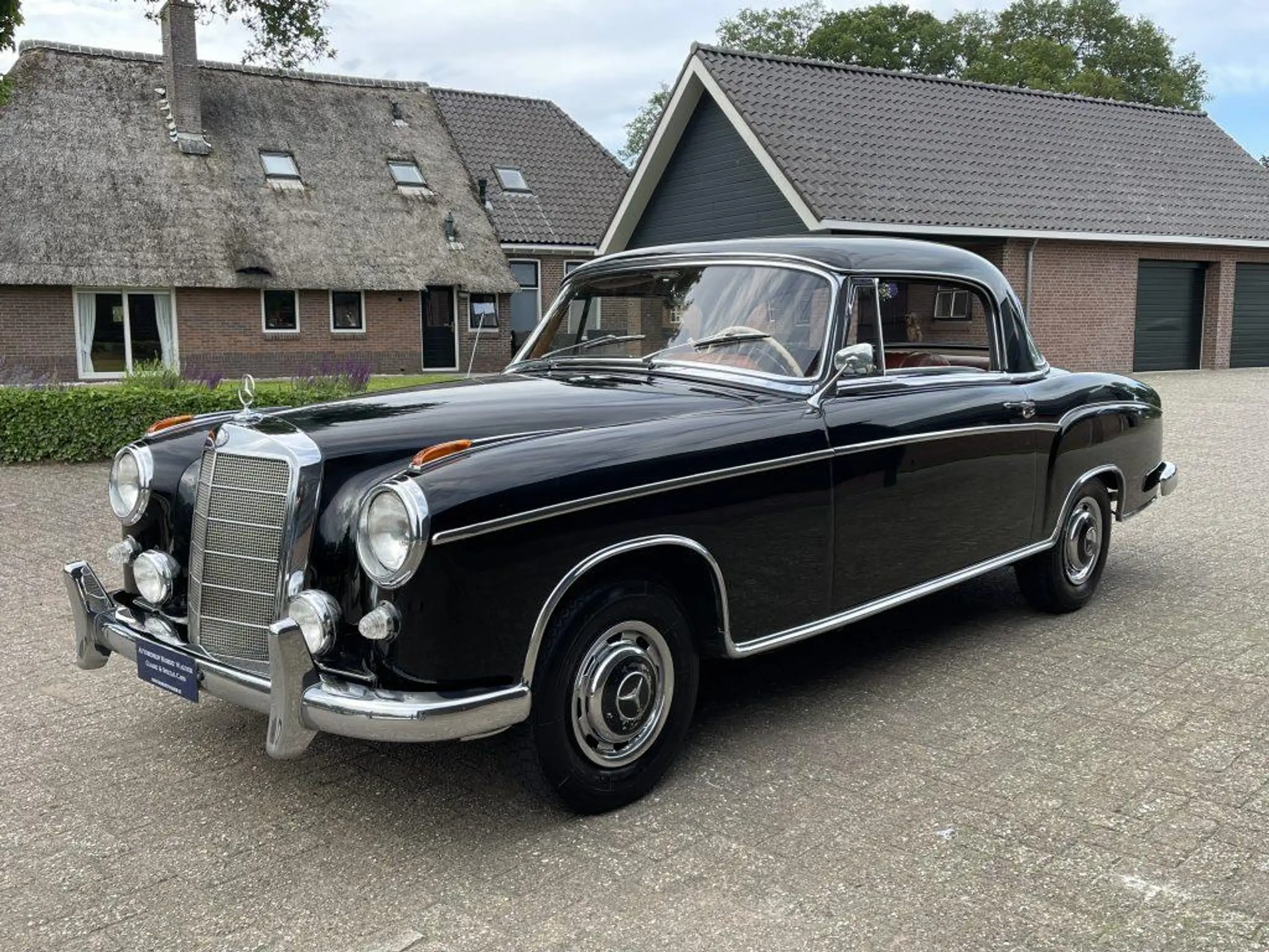 Mercedes-Benz - 220