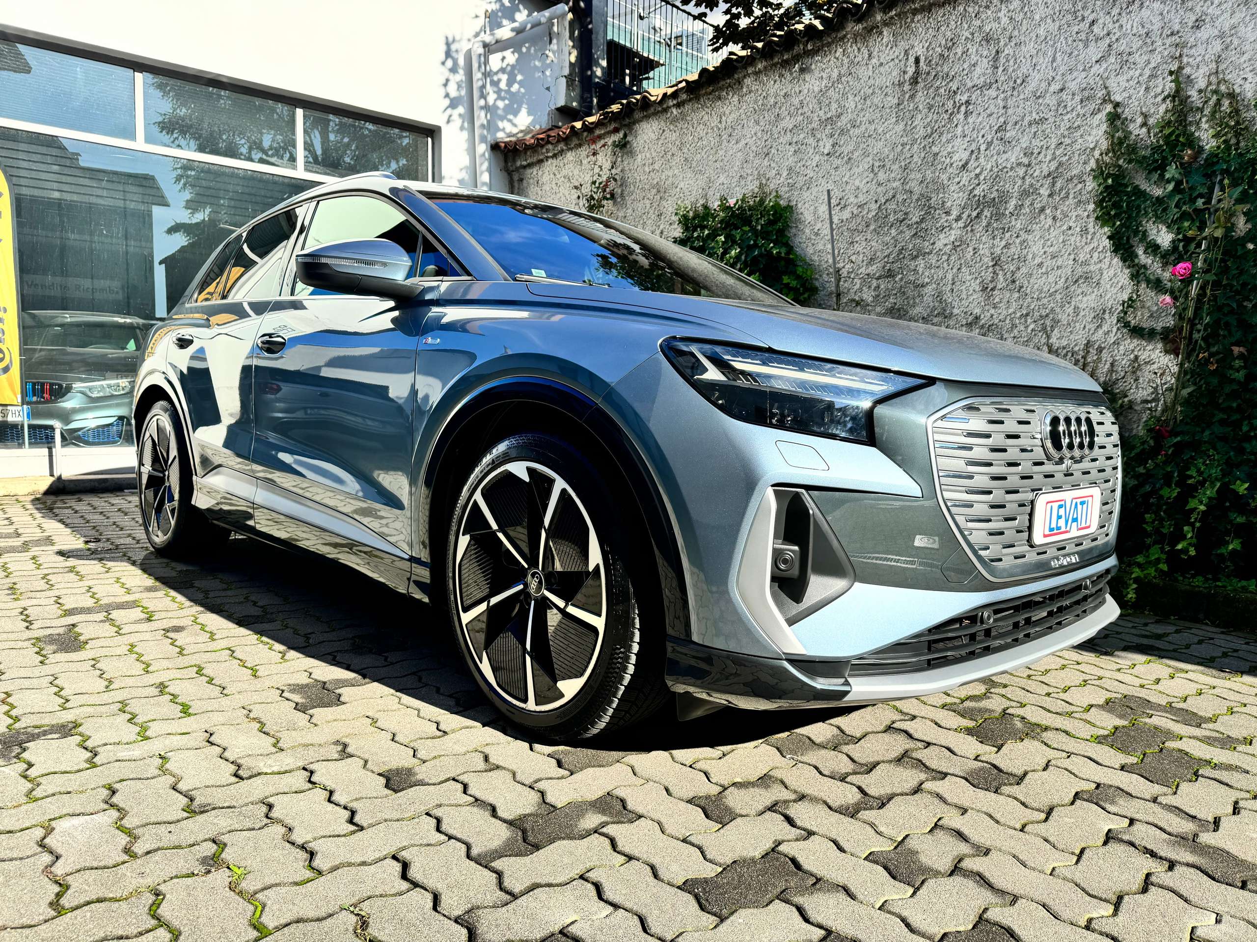 Audi - Q4 e-tron